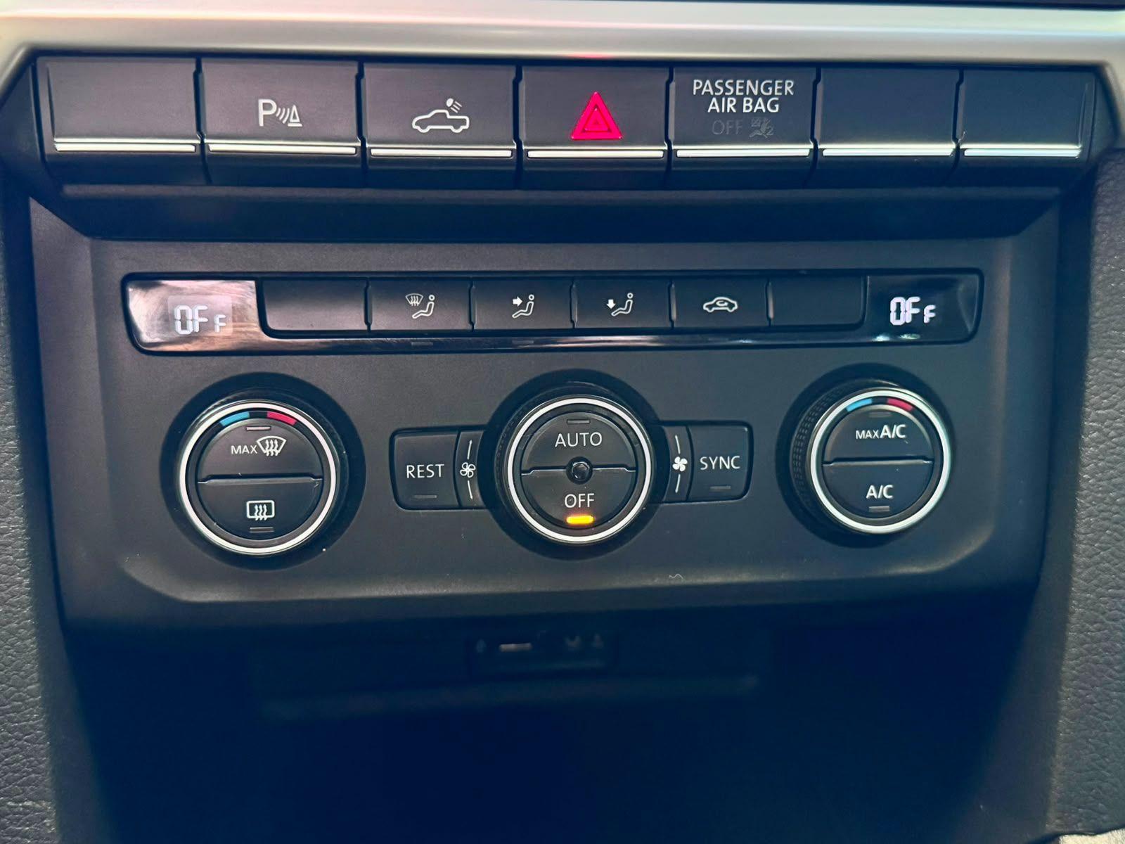 VOLKSWAGEN Amarok - Foto