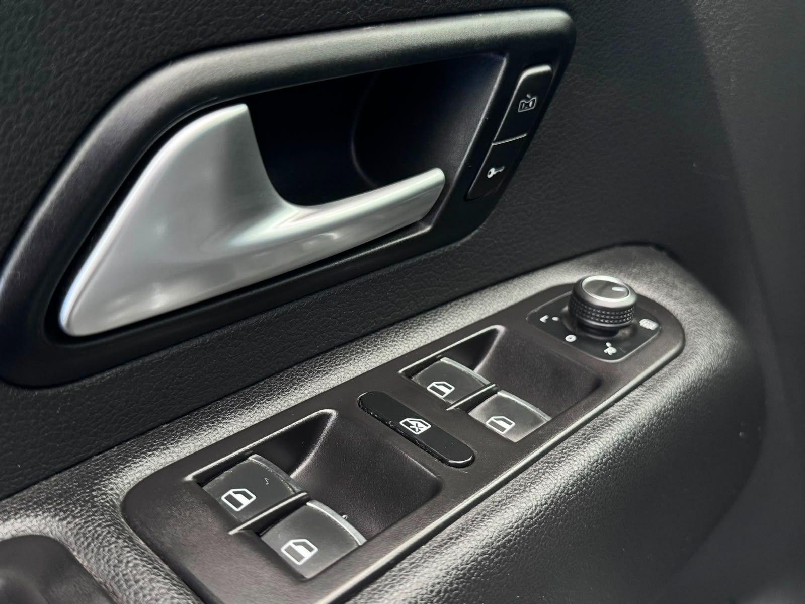 VOLKSWAGEN Amarok - Foto