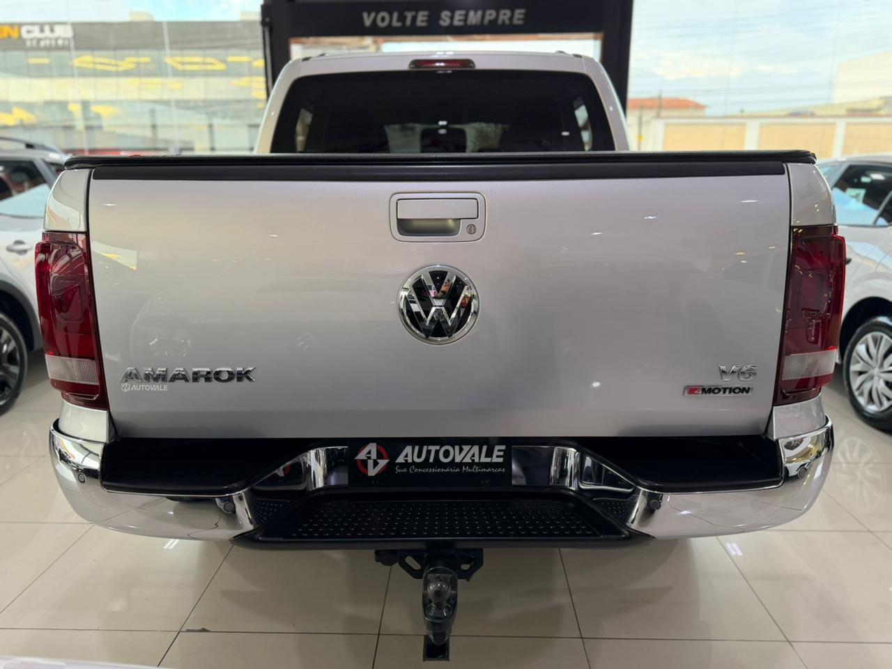 VOLKSWAGEN Amarok - Foto