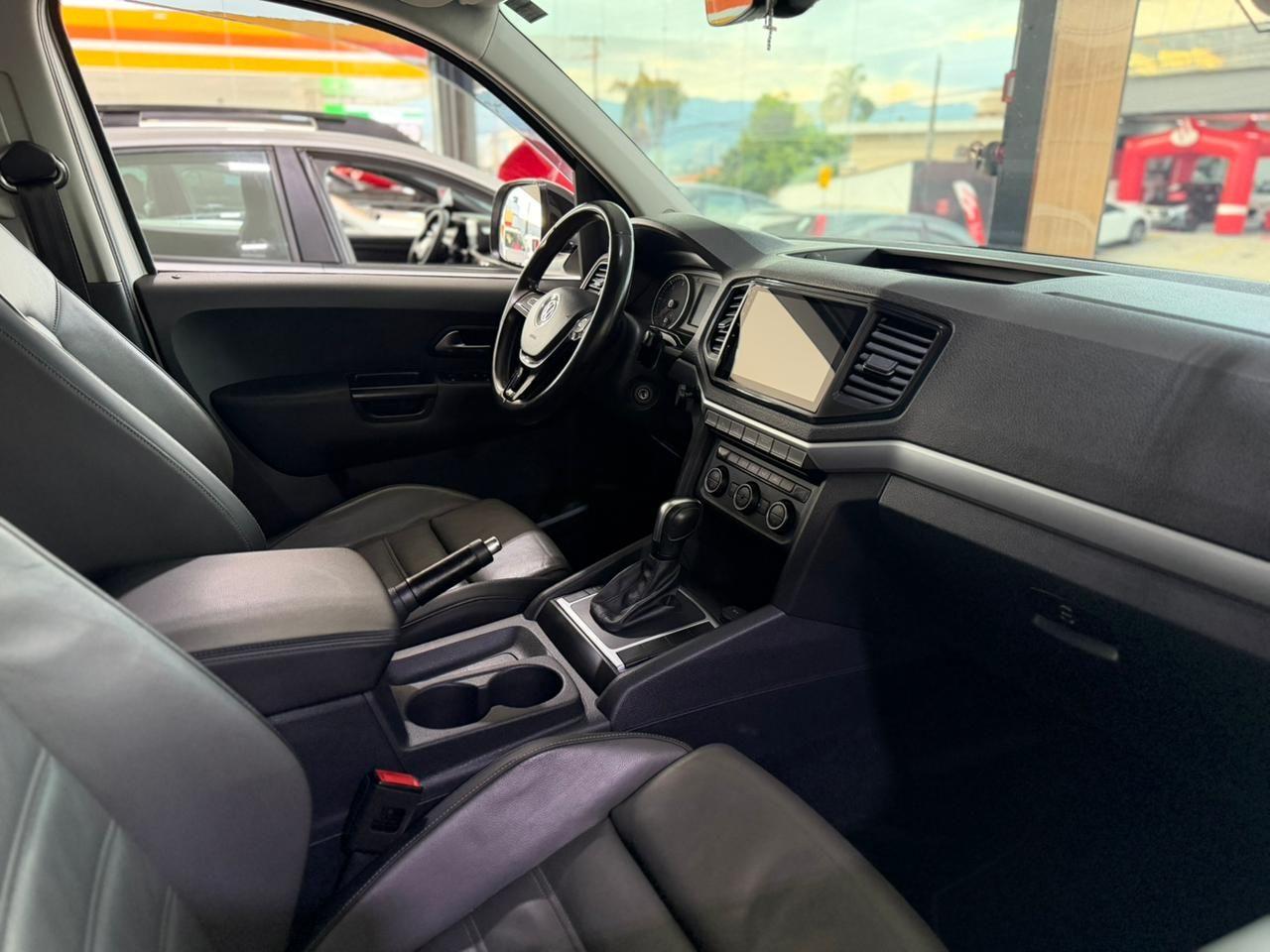 VOLKSWAGEN Amarok - Foto