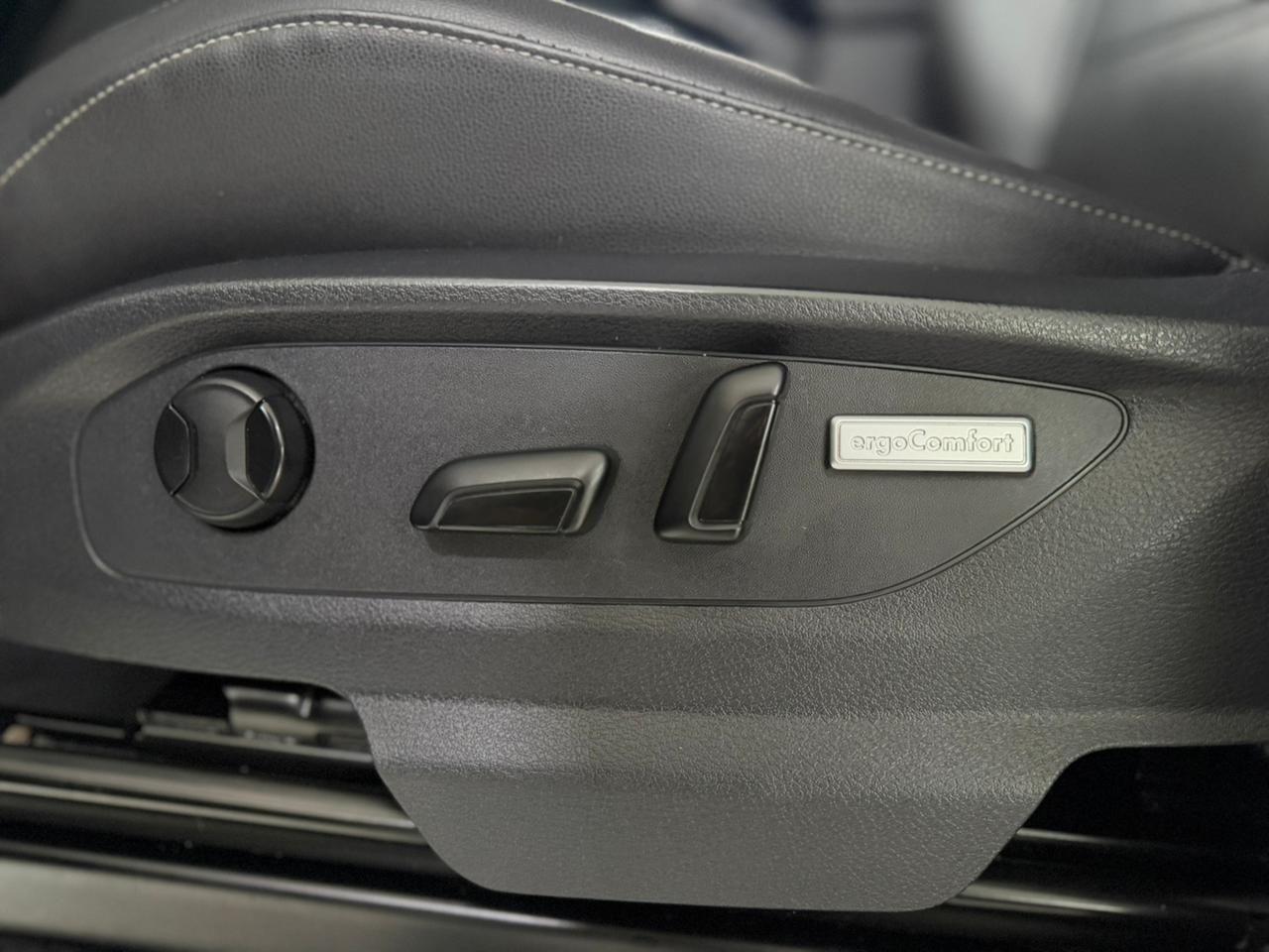 VOLKSWAGEN Amarok - Foto