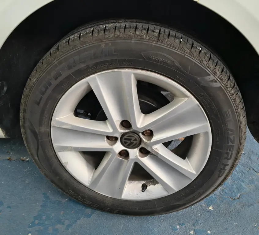 VOLKSWAGEN Fox - Foto