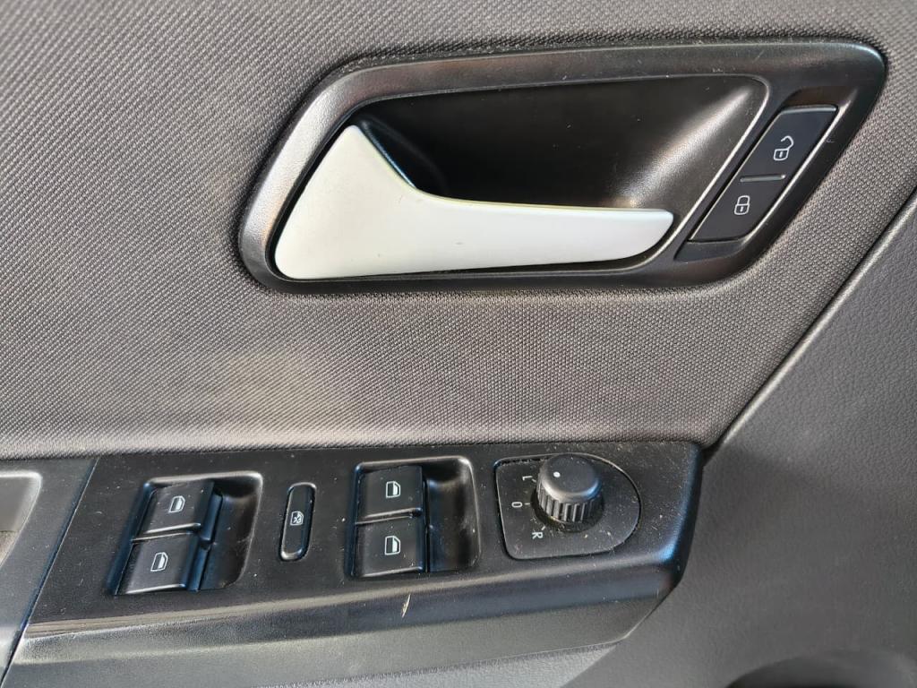 VOLKSWAGEN Fox - Foto
