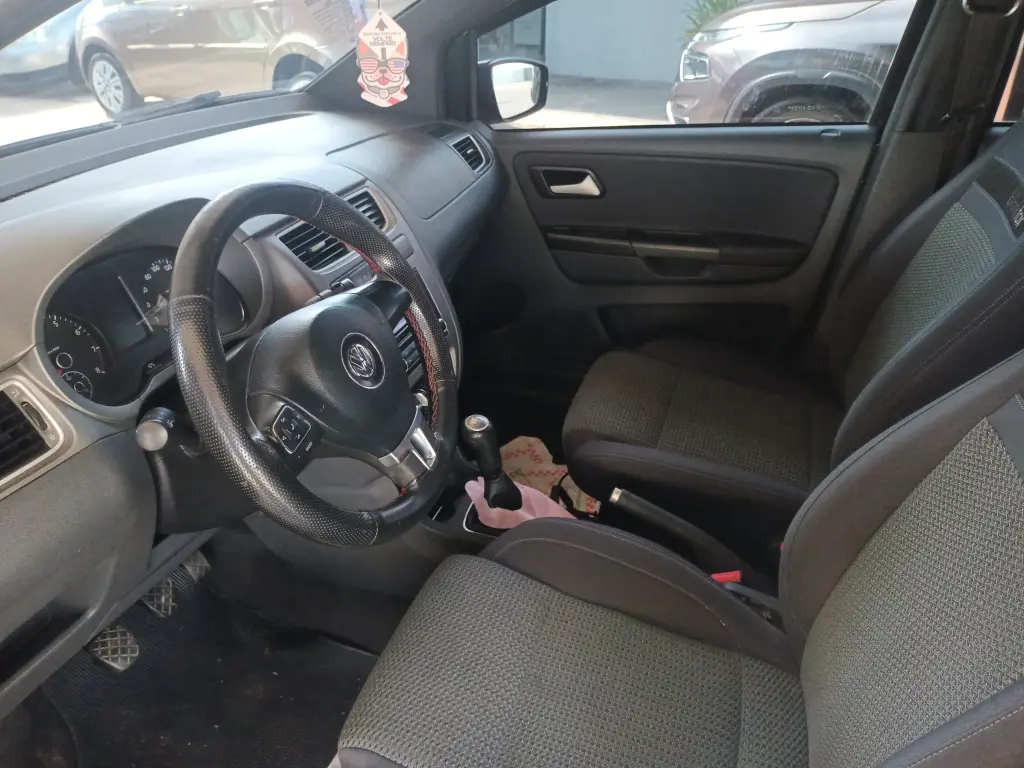 VOLKSWAGEN Fox - Foto