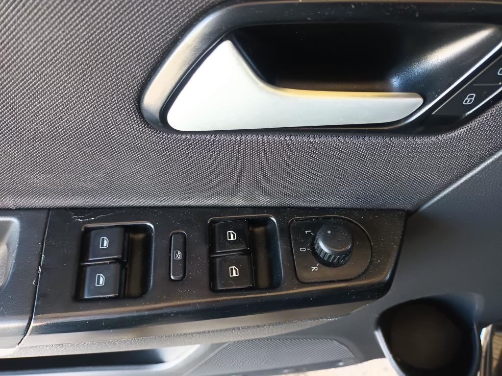 VOLKSWAGEN Fox - Foto