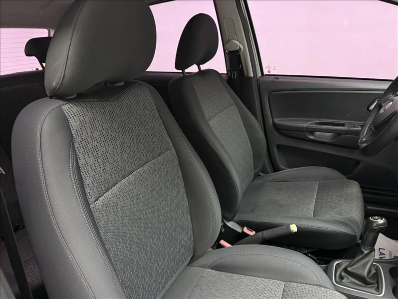 VOLKSWAGEN Fox - Foto