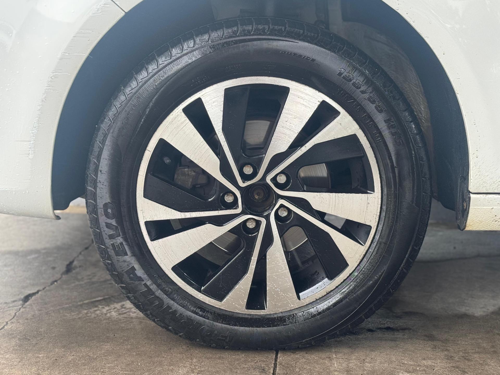 VOLKSWAGEN Fox - Foto