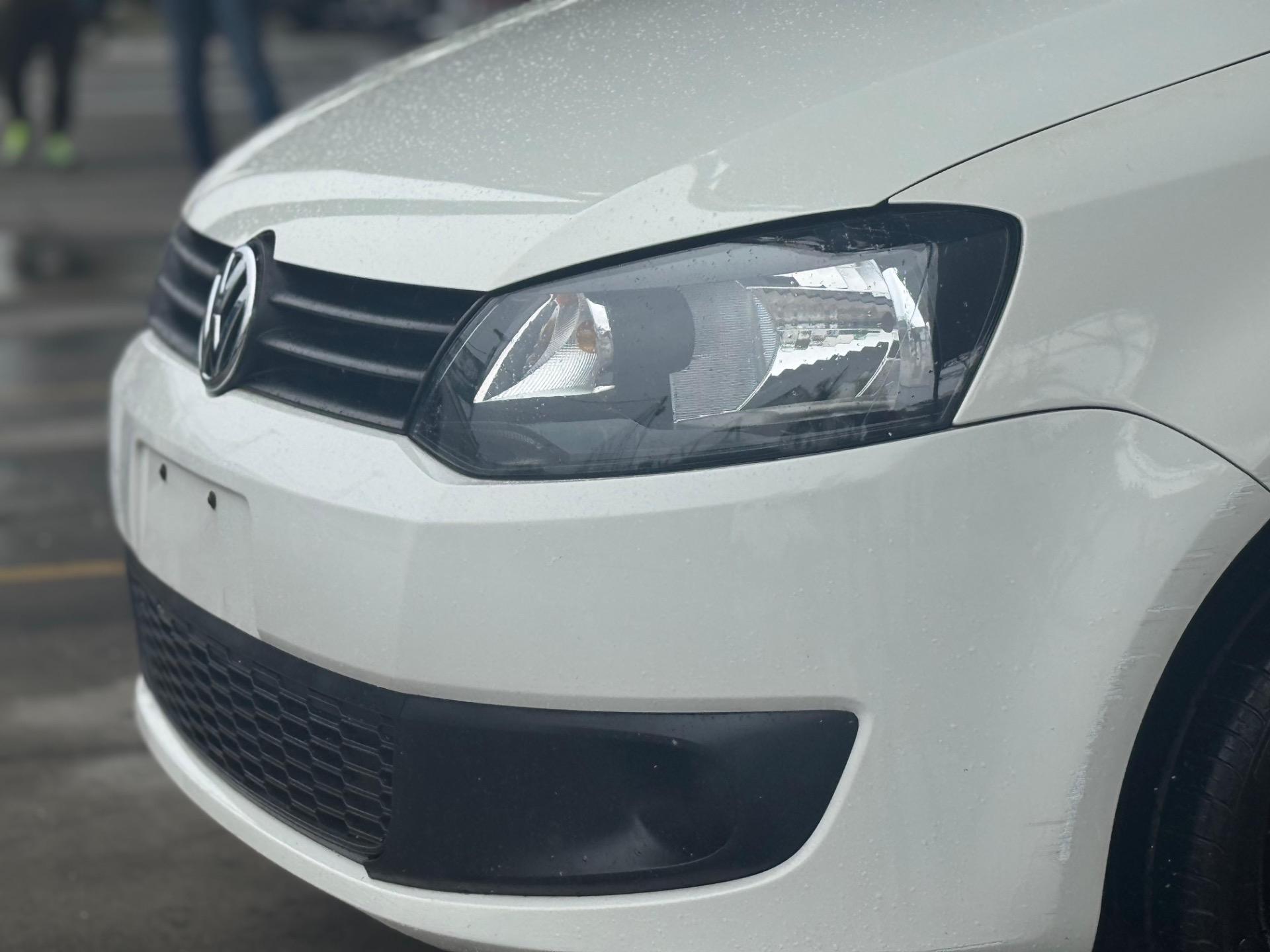 VOLKSWAGEN Fox - Foto