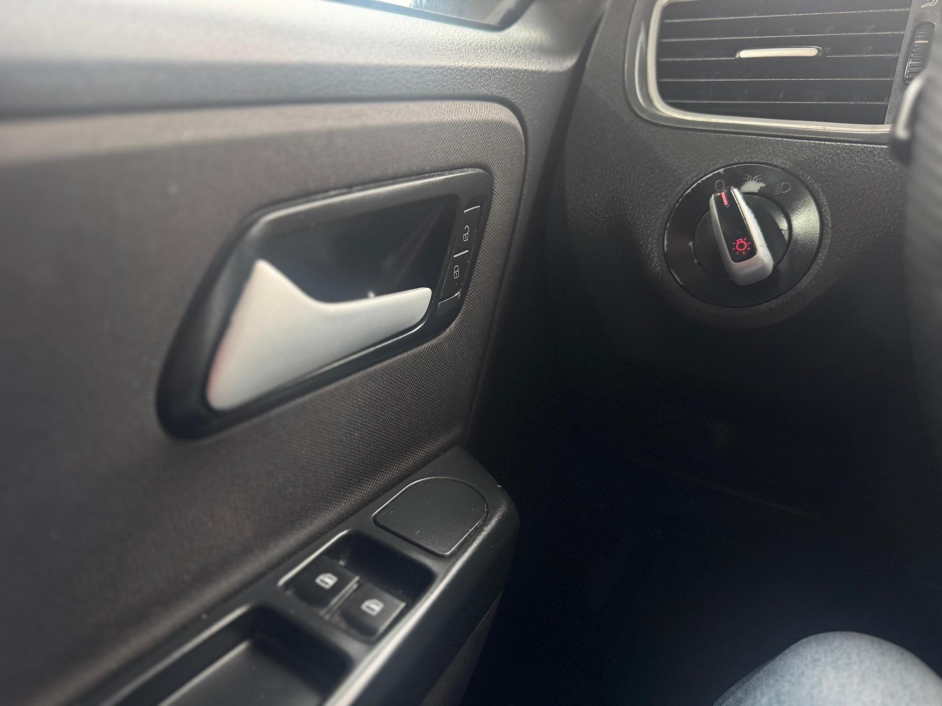 VOLKSWAGEN Fox - Foto