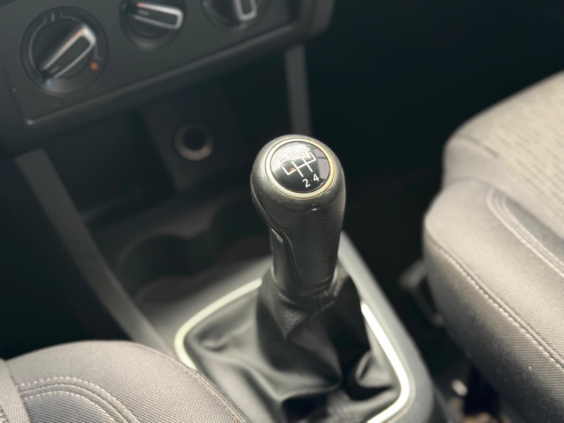 VOLKSWAGEN Fox - Foto