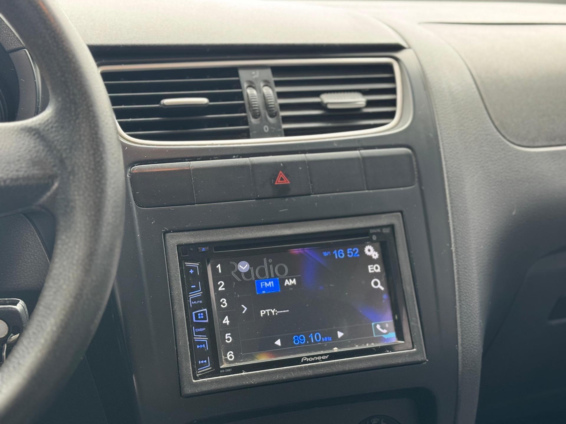 VOLKSWAGEN Fox - Foto