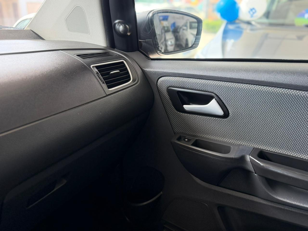 VOLKSWAGEN Fox - Foto