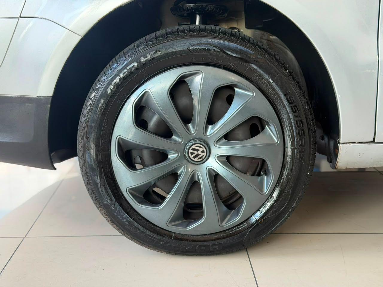 VOLKSWAGEN Fox - Foto