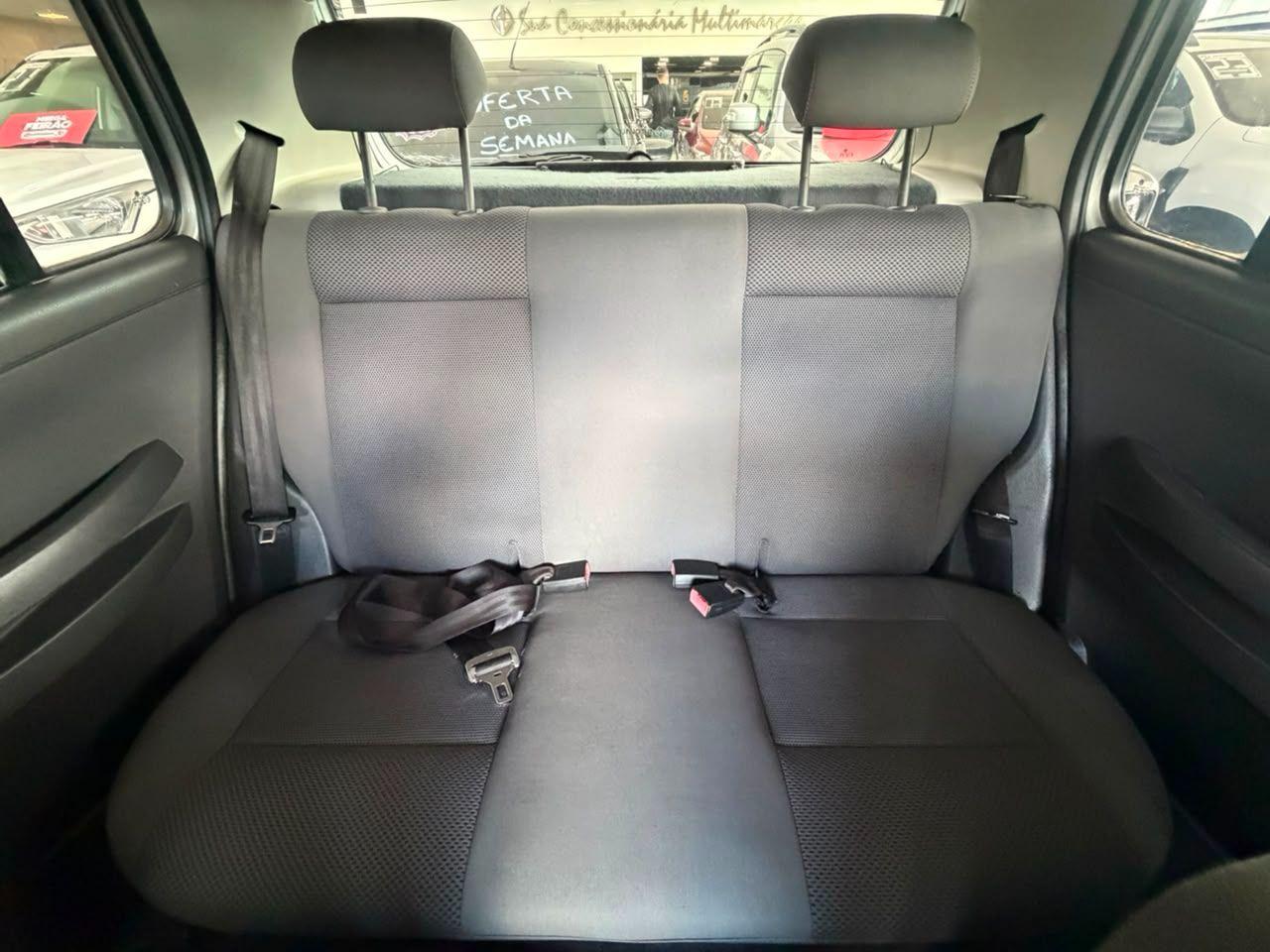 VOLKSWAGEN Fox - Foto
