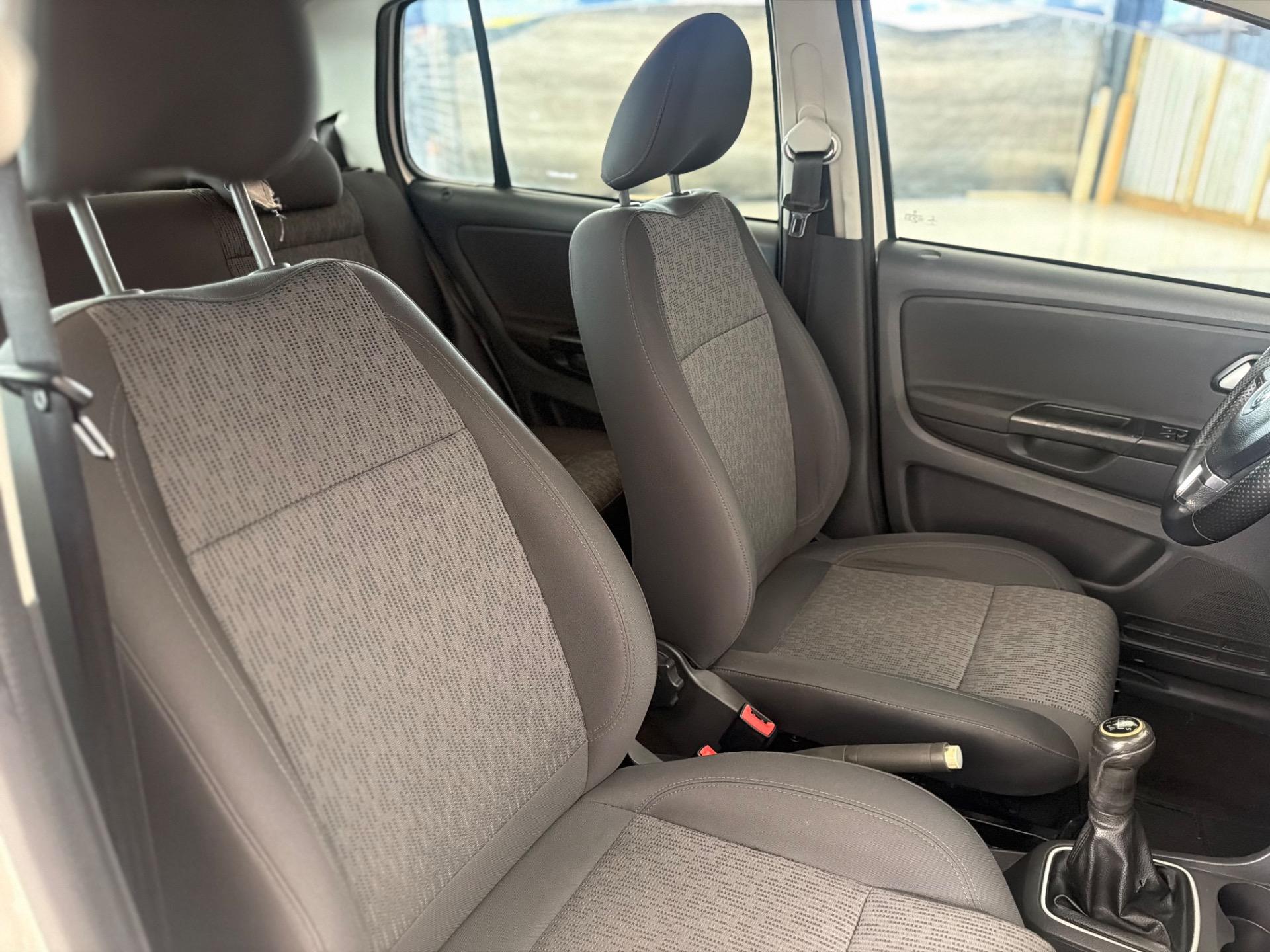 VOLKSWAGEN Fox - Foto