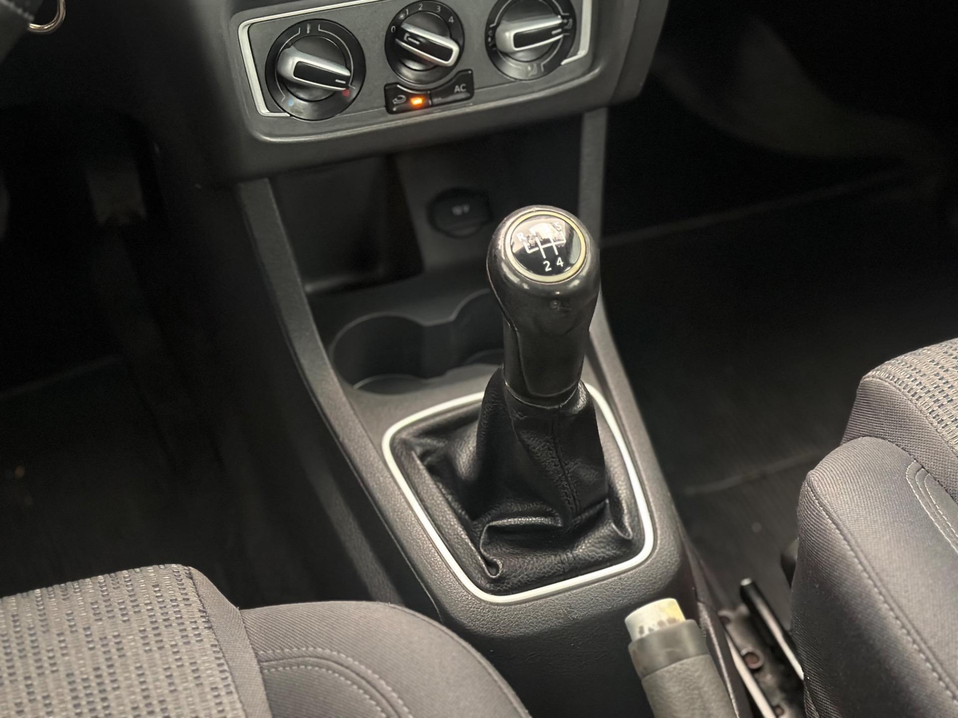 VOLKSWAGEN Fox - Foto