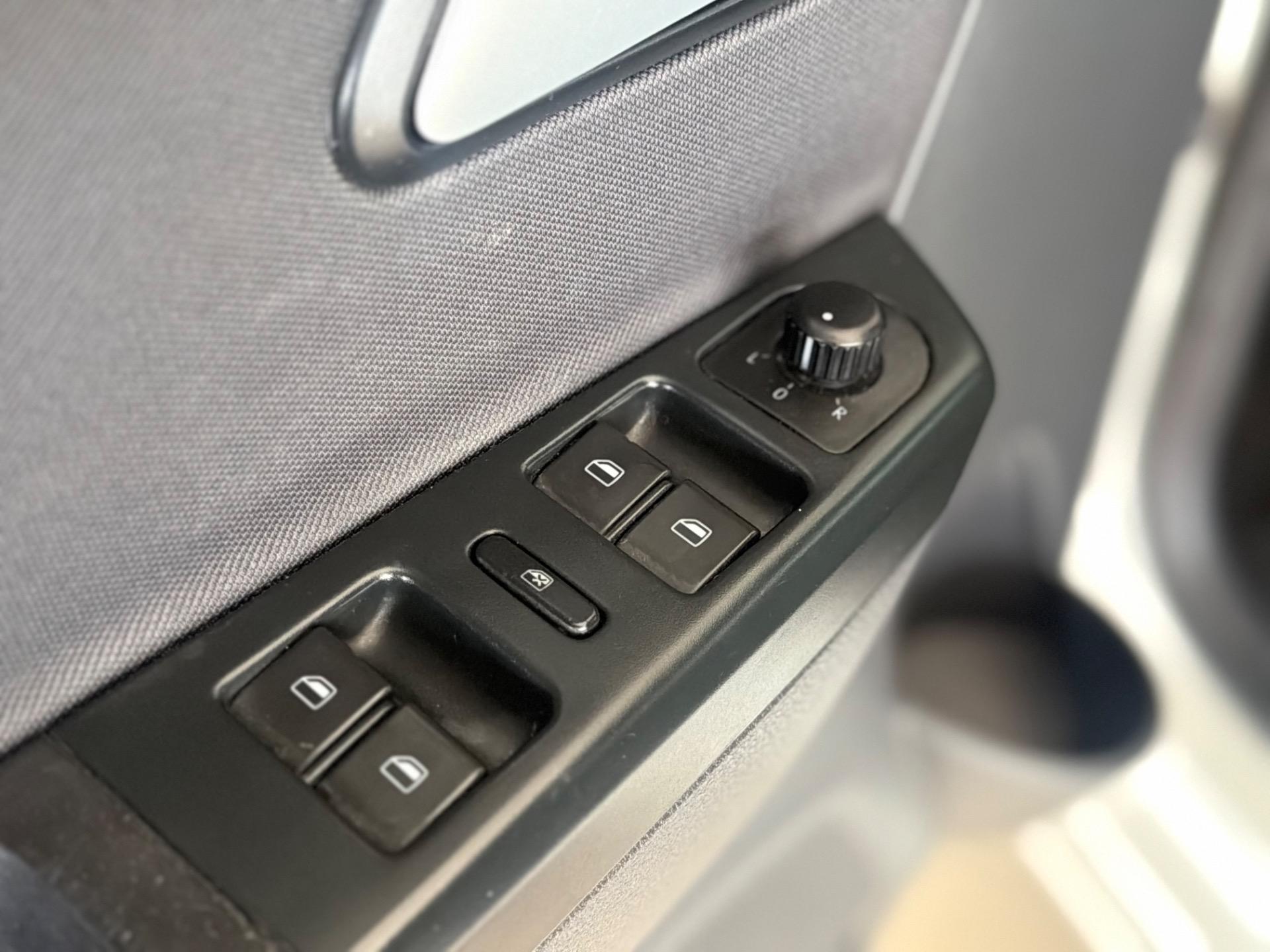 VOLKSWAGEN Fox - Foto