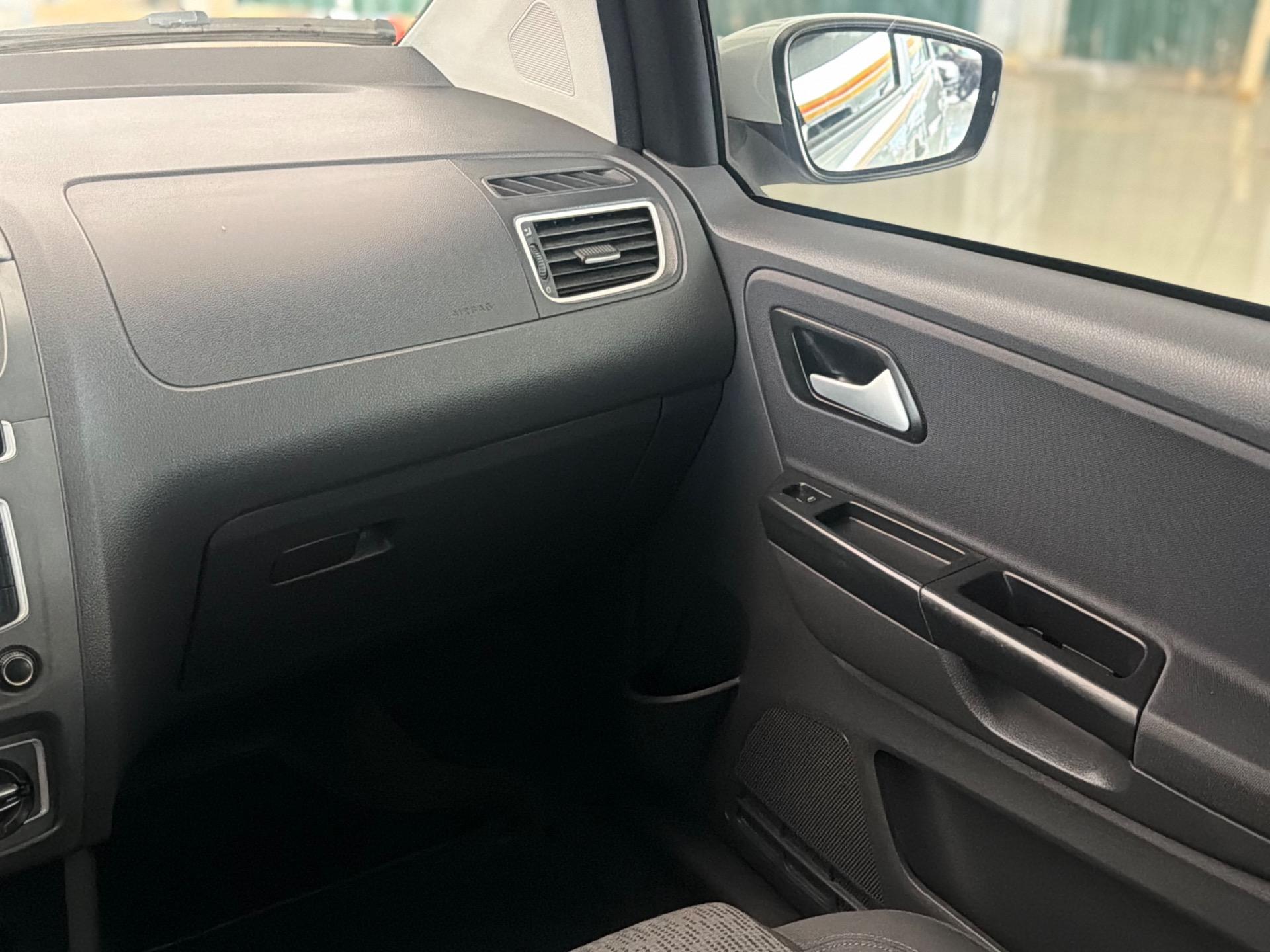 VOLKSWAGEN Fox - Foto