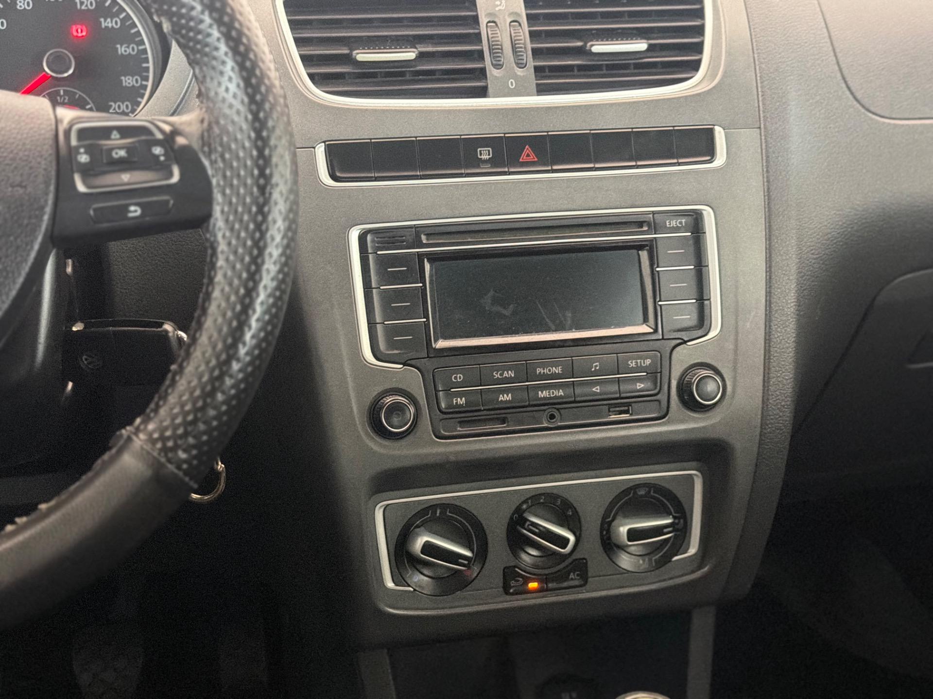 VOLKSWAGEN Fox - Foto