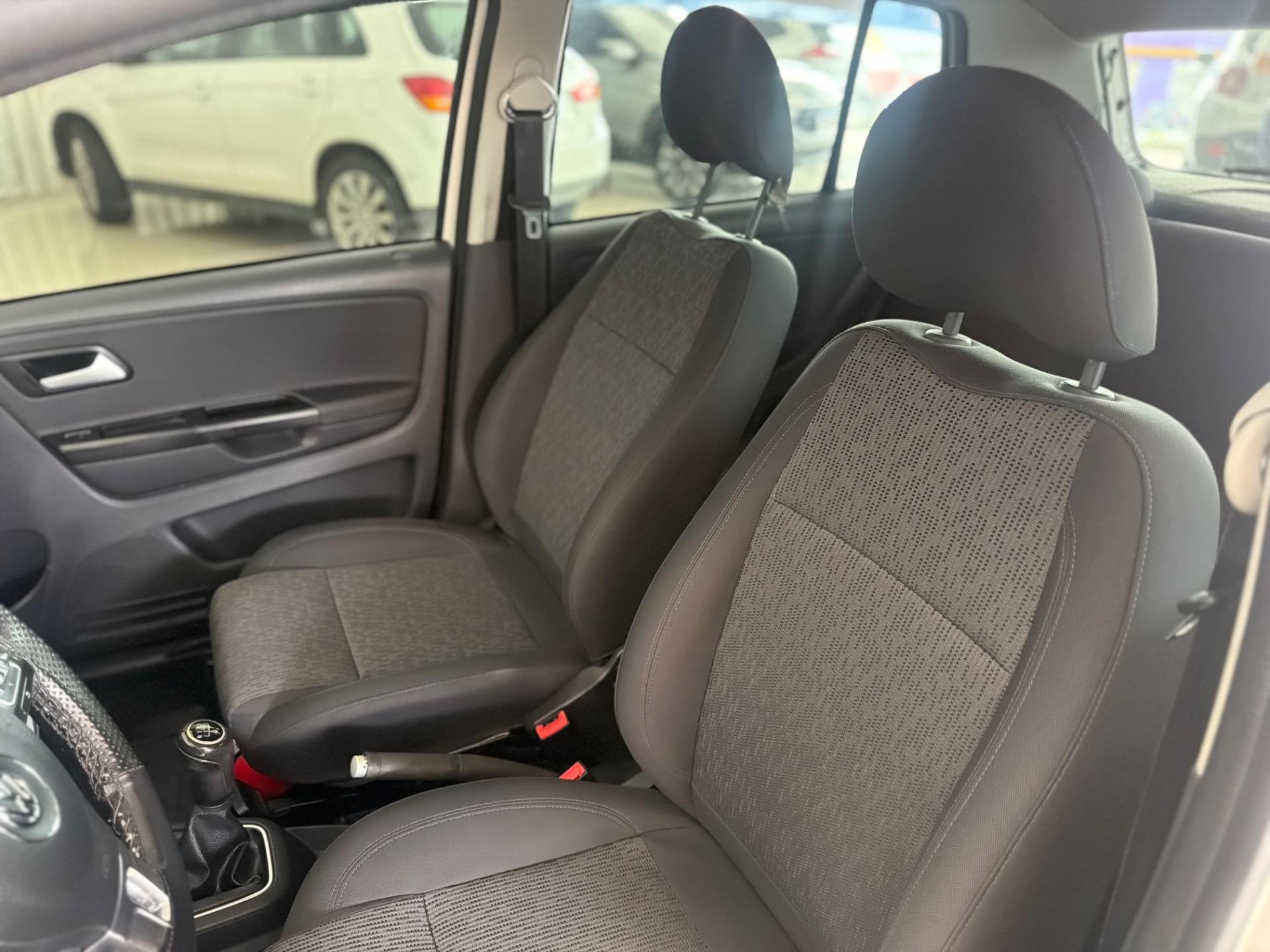 VOLKSWAGEN Fox - Foto