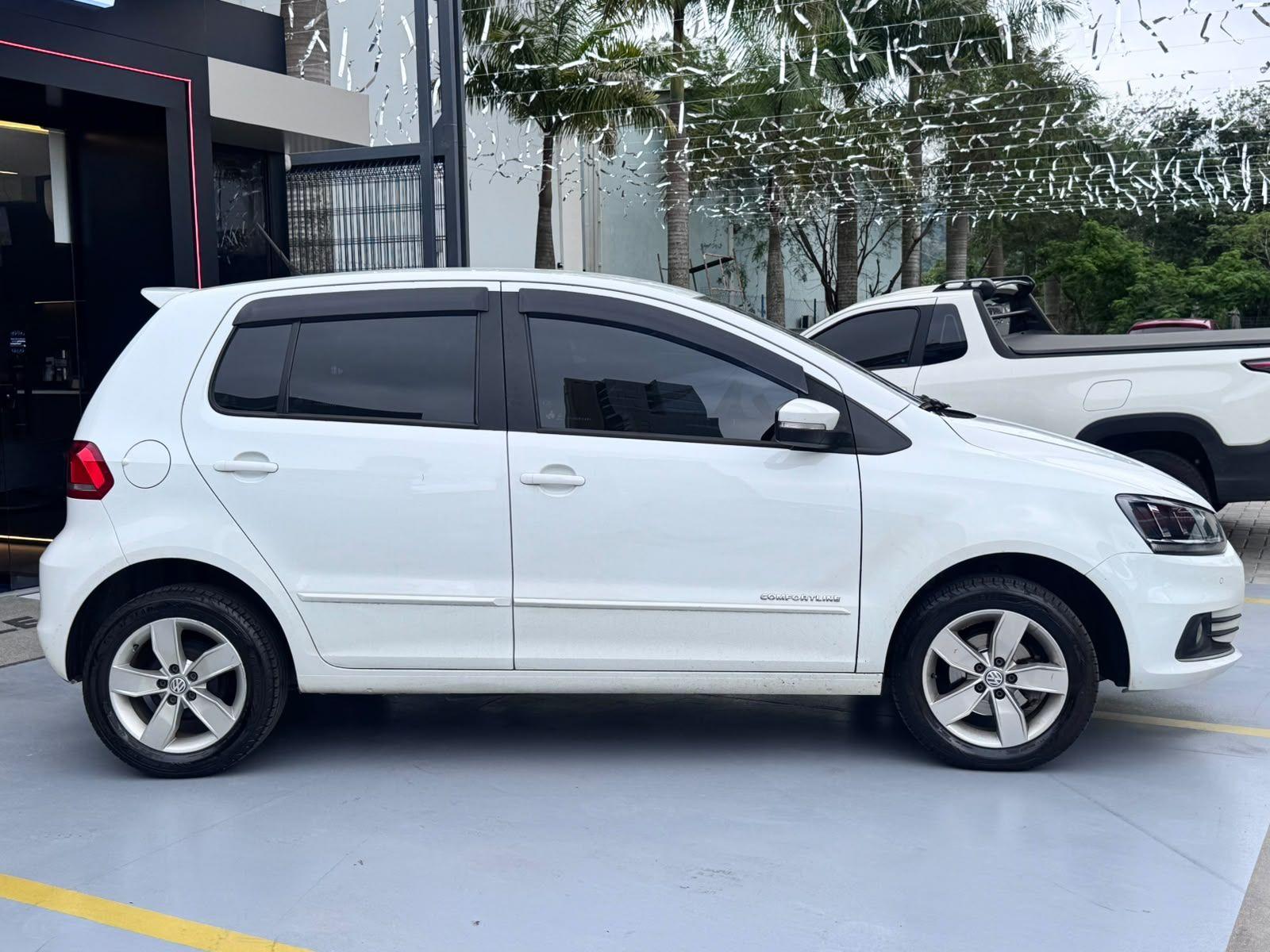 VOLKSWAGEN Fox - Foto
