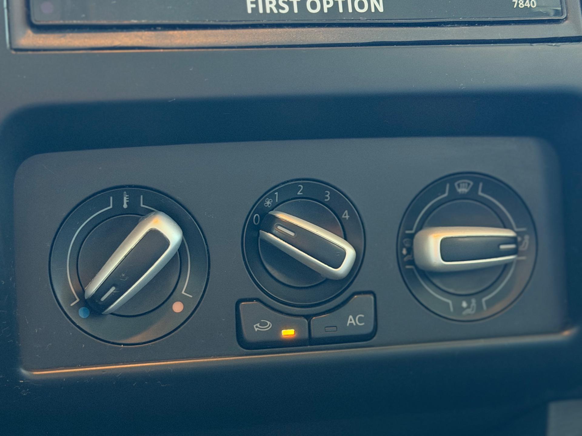 VOLKSWAGEN Fox - Foto