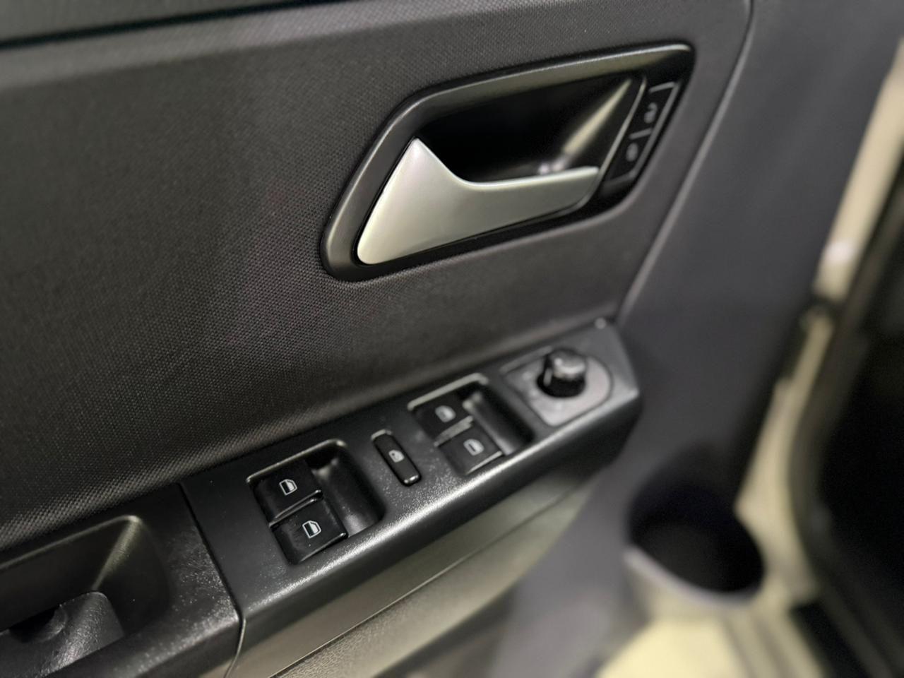 VOLKSWAGEN Fox - Foto