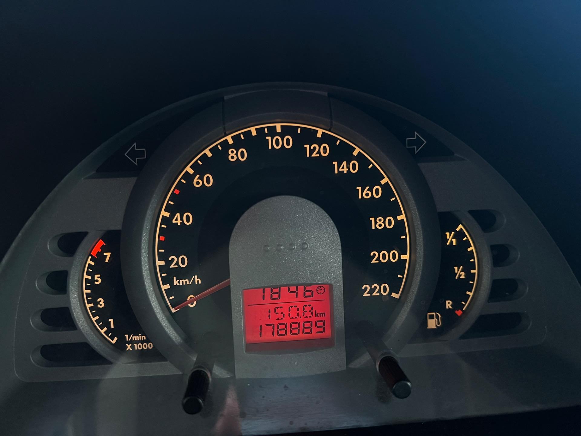 VOLKSWAGEN Fox - Foto