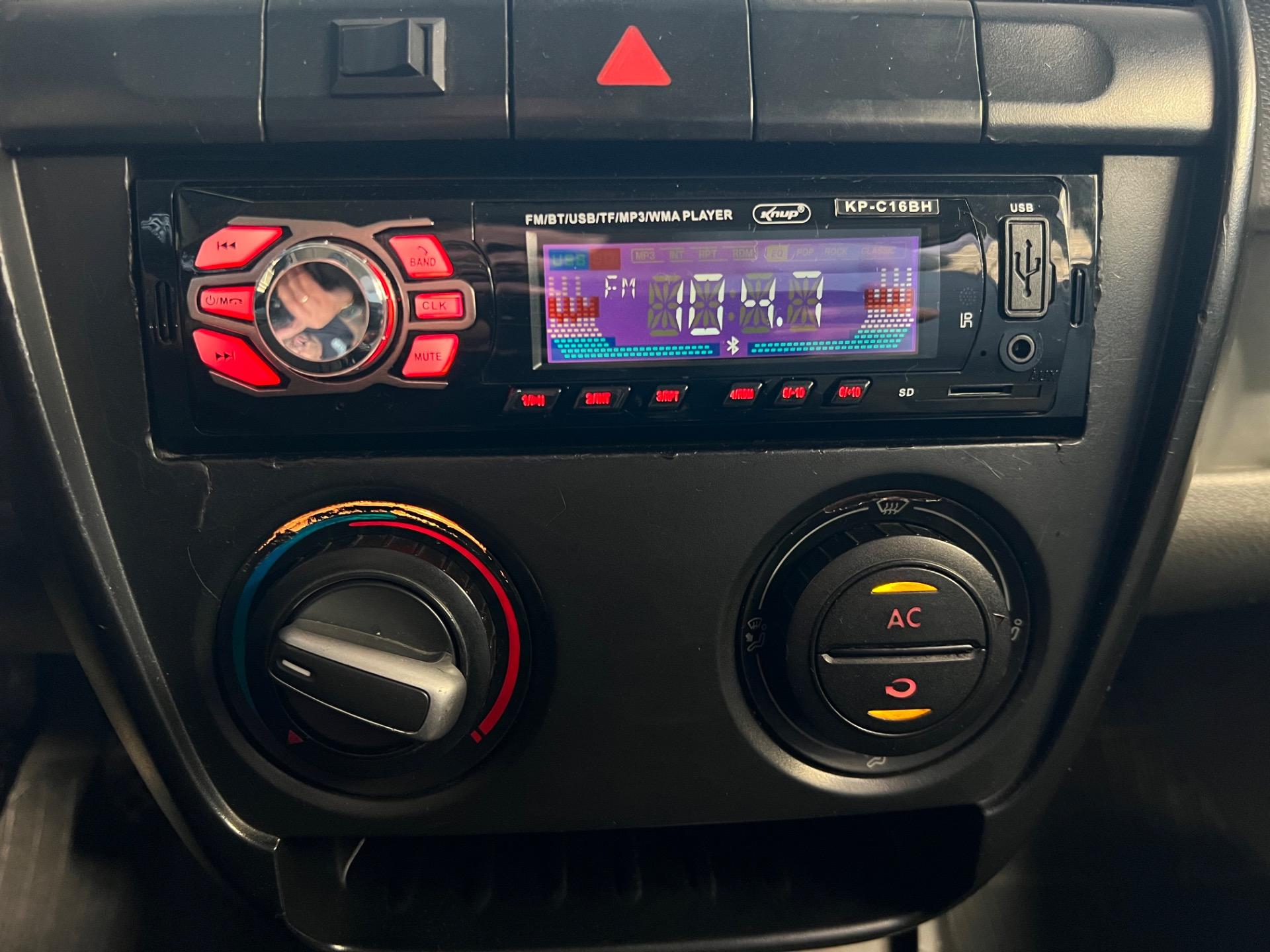 VOLKSWAGEN Fox - Foto