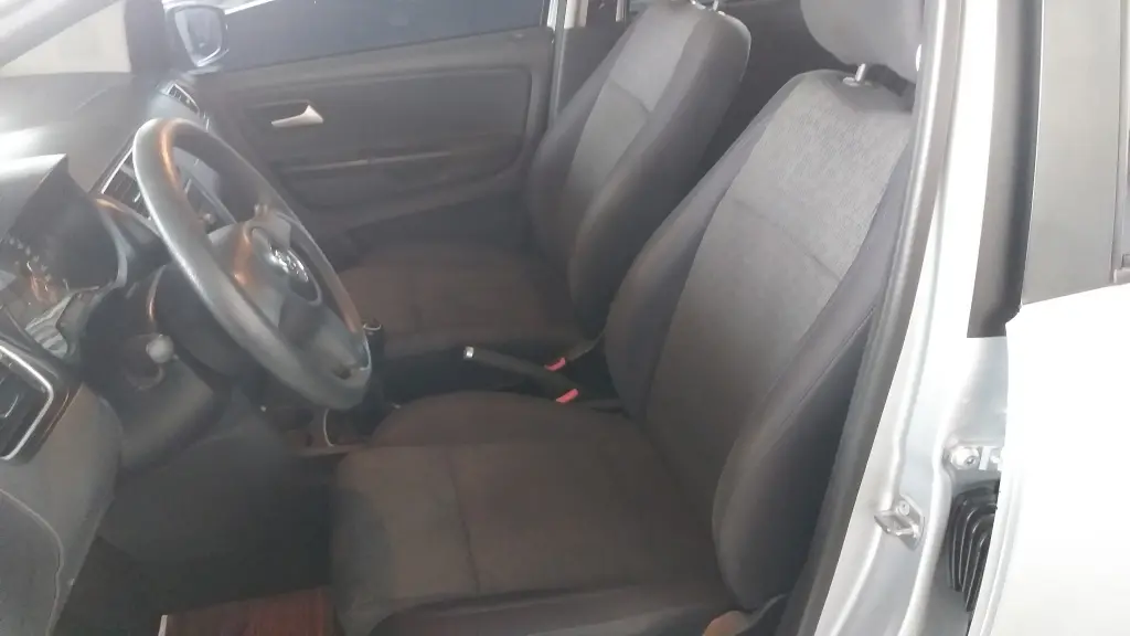 VOLKSWAGEN Fox - Foto