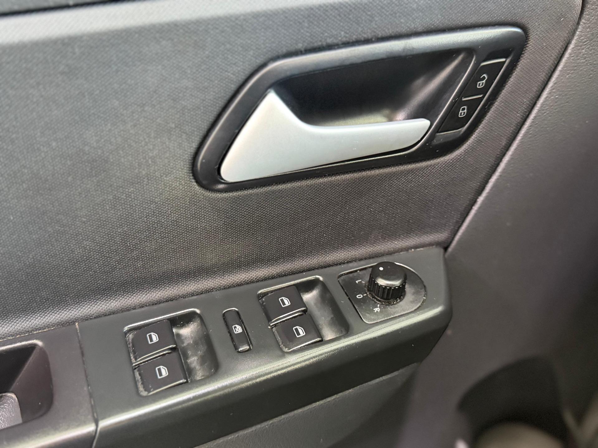 VOLKSWAGEN Fox - Foto