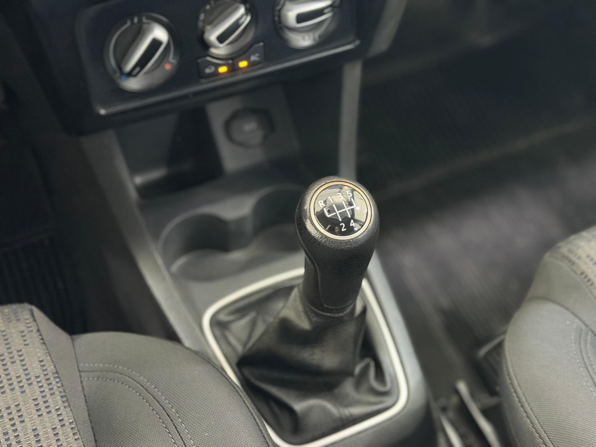 VOLKSWAGEN Fox - Foto