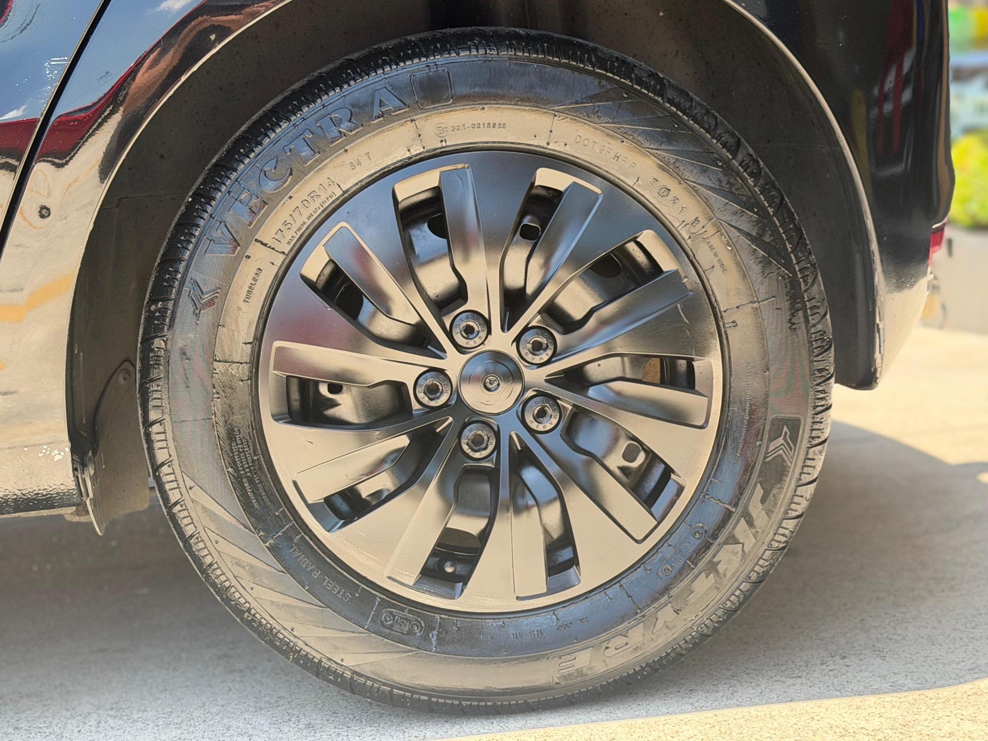 VOLKSWAGEN Fox - Foto