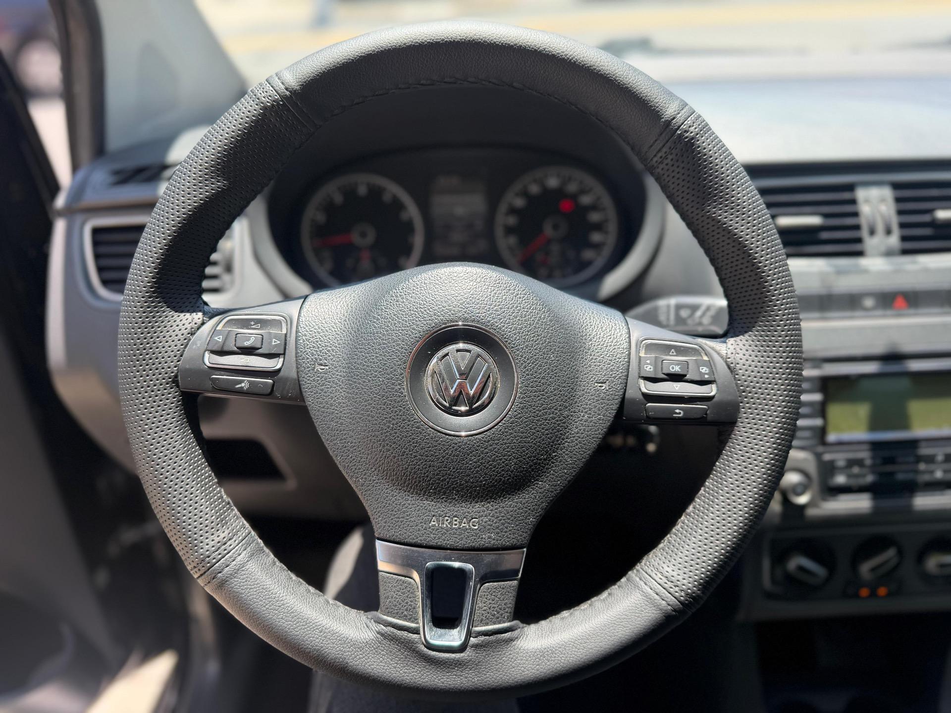 VOLKSWAGEN Fox - Foto