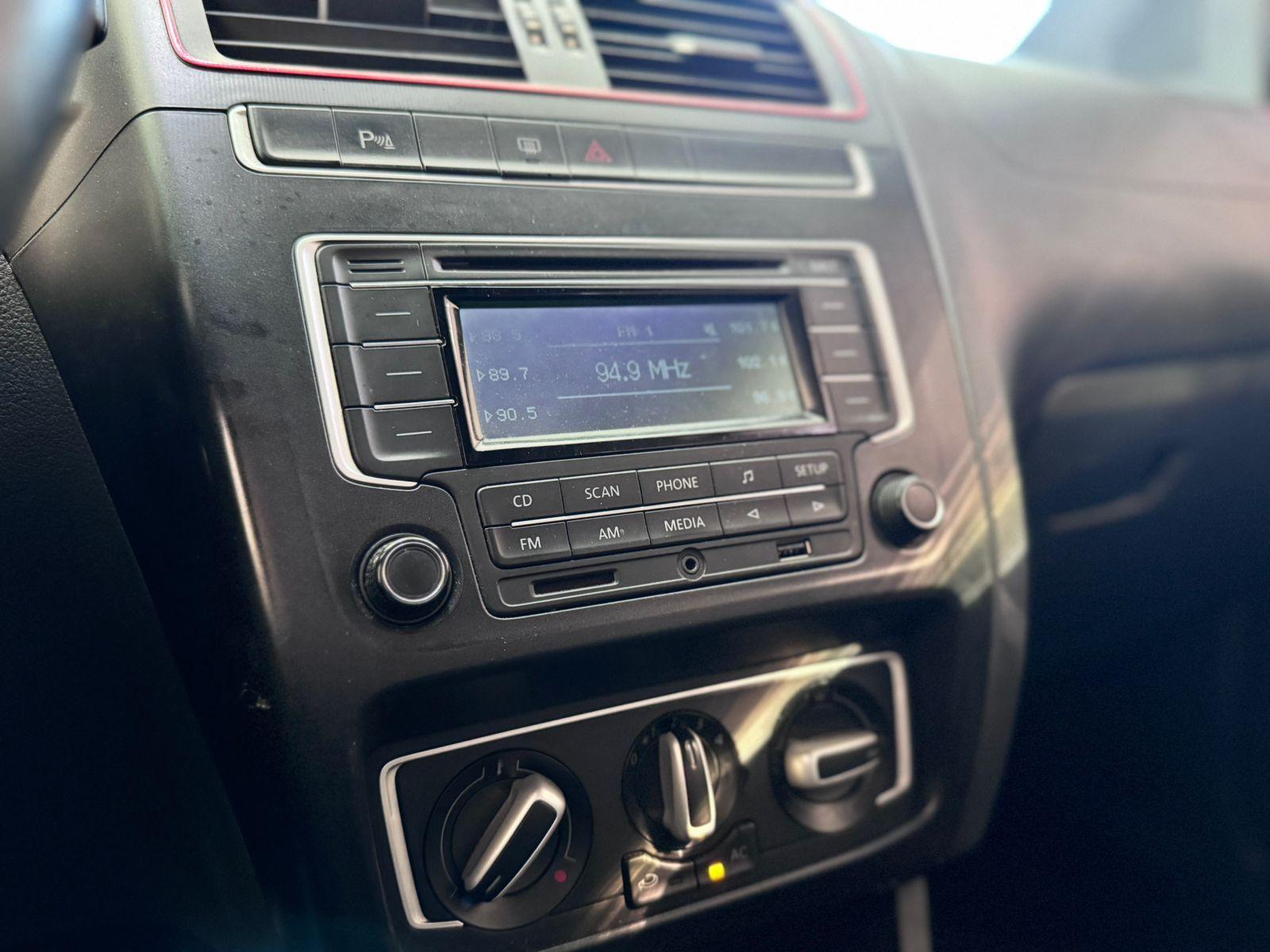 VOLKSWAGEN Fox - Foto