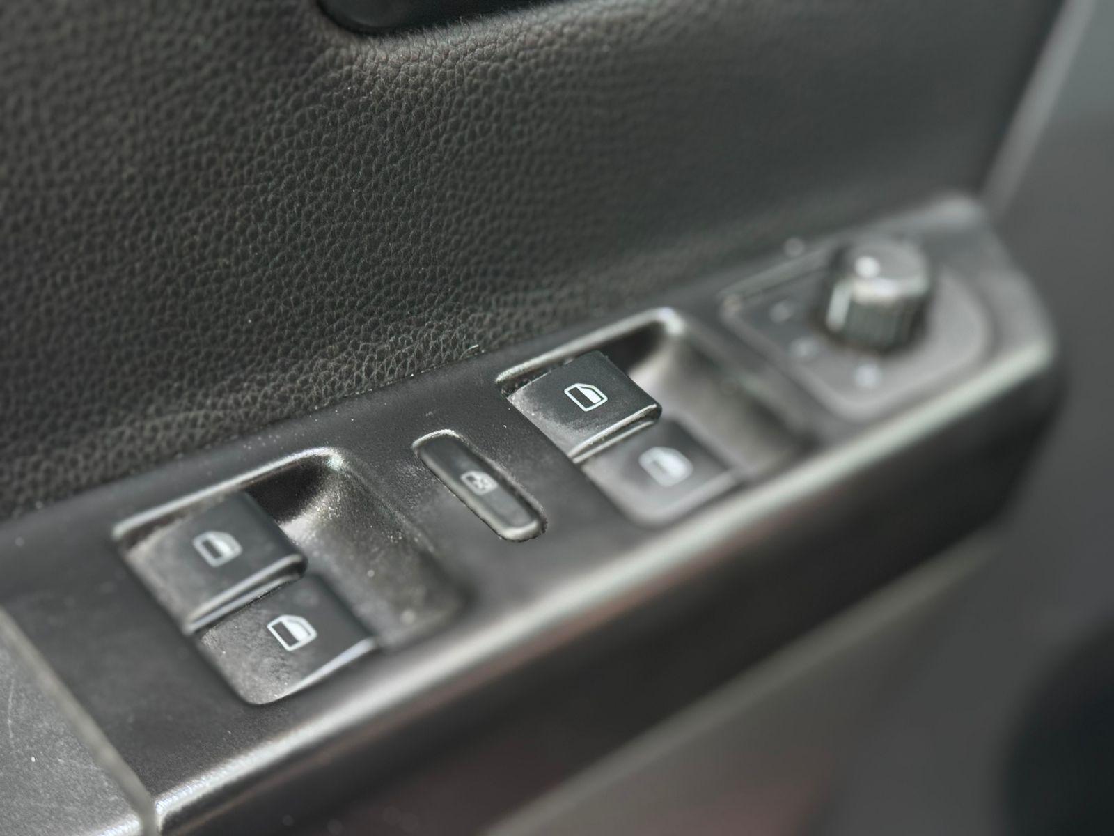 VOLKSWAGEN Fox - Foto