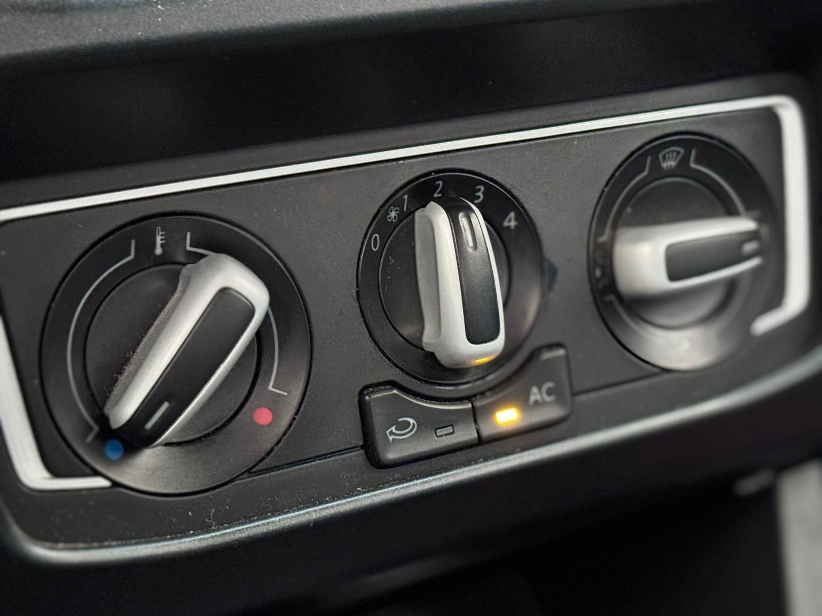 VOLKSWAGEN Fox - Foto