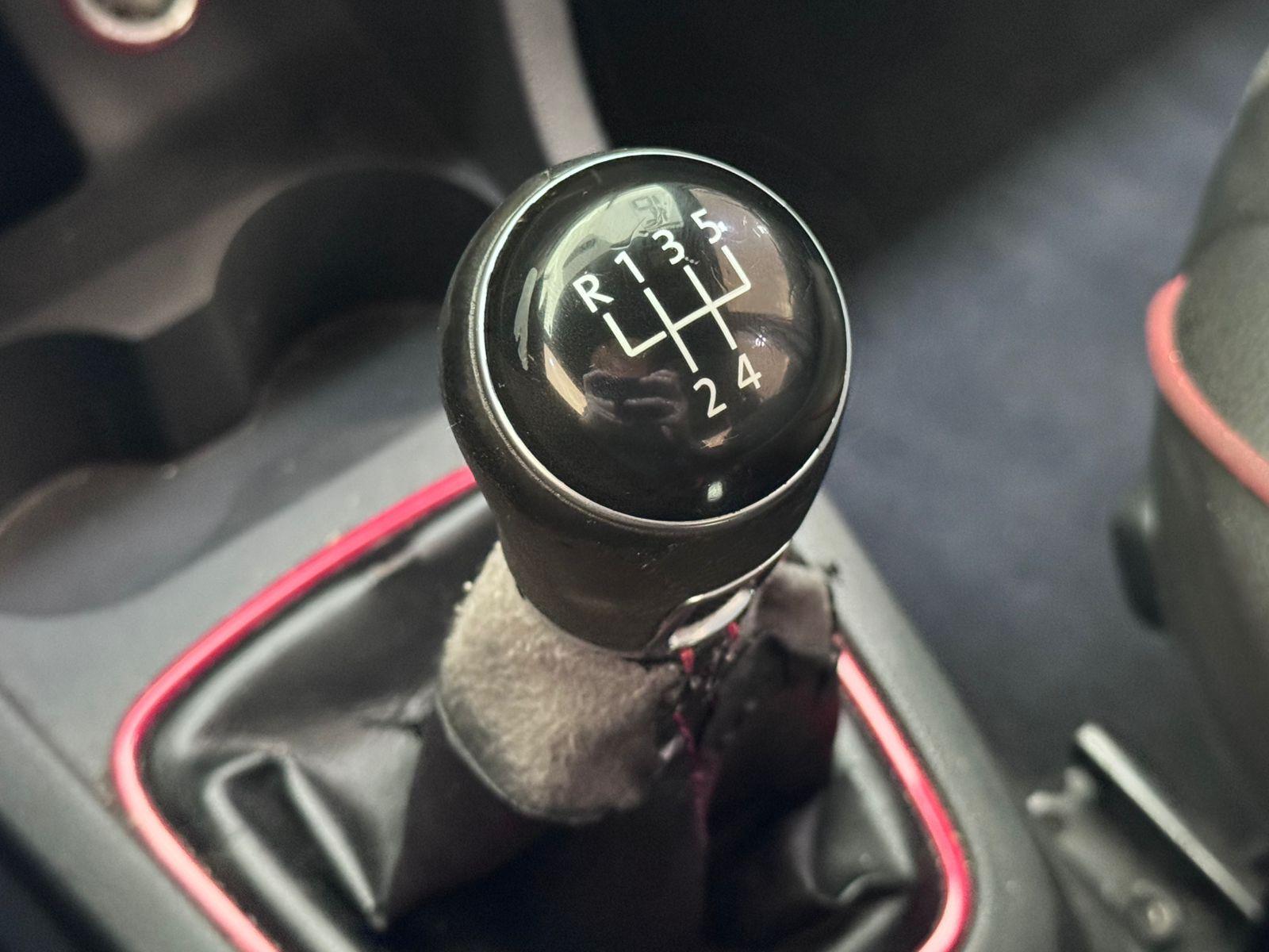 VOLKSWAGEN Fox - Foto