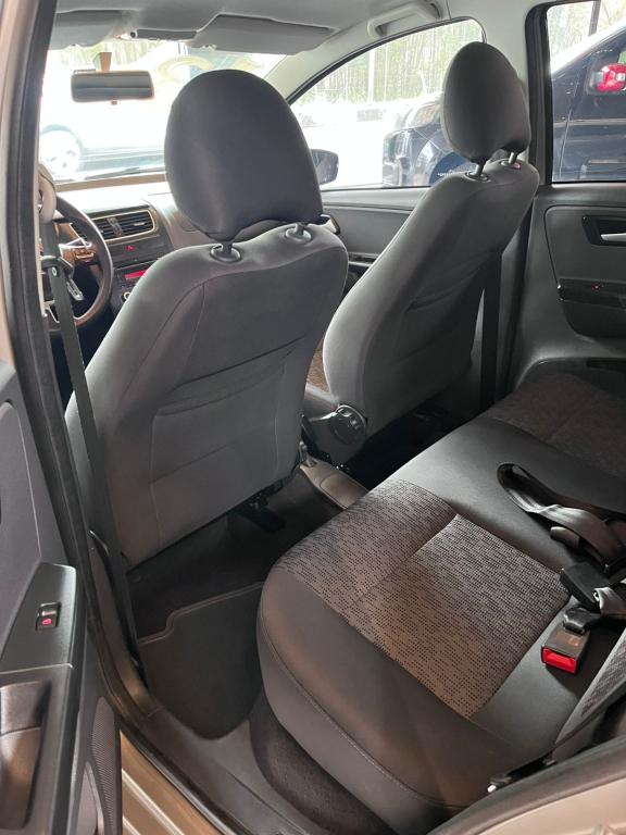 VOLKSWAGEN Fox - Foto