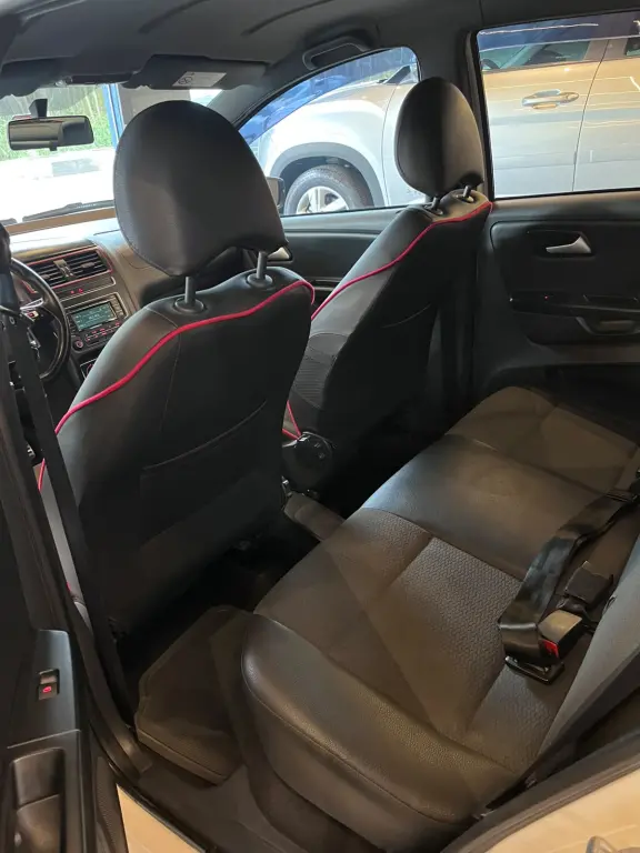 VOLKSWAGEN Fox - Foto