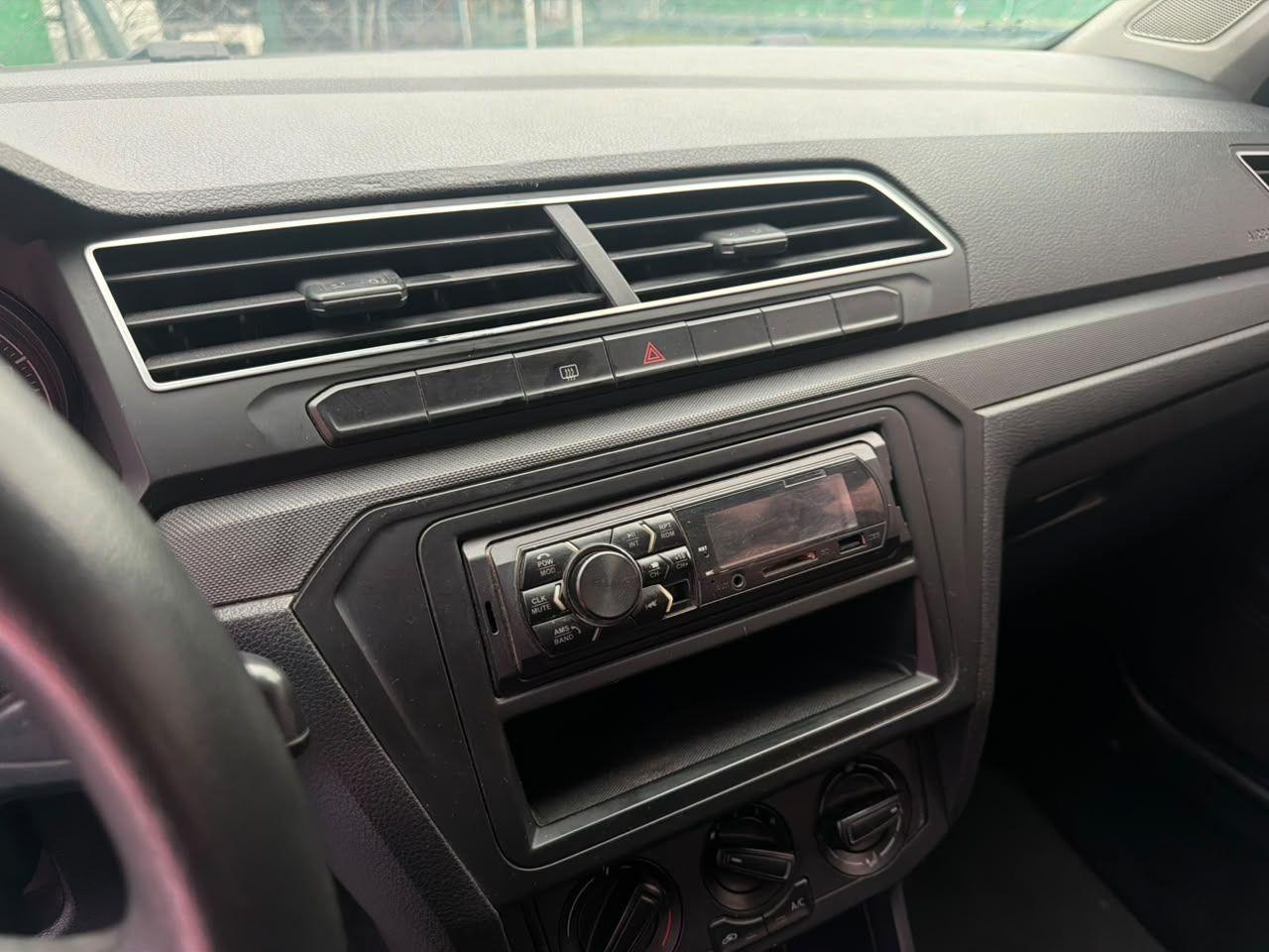 VOLKSWAGEN Gol - Foto