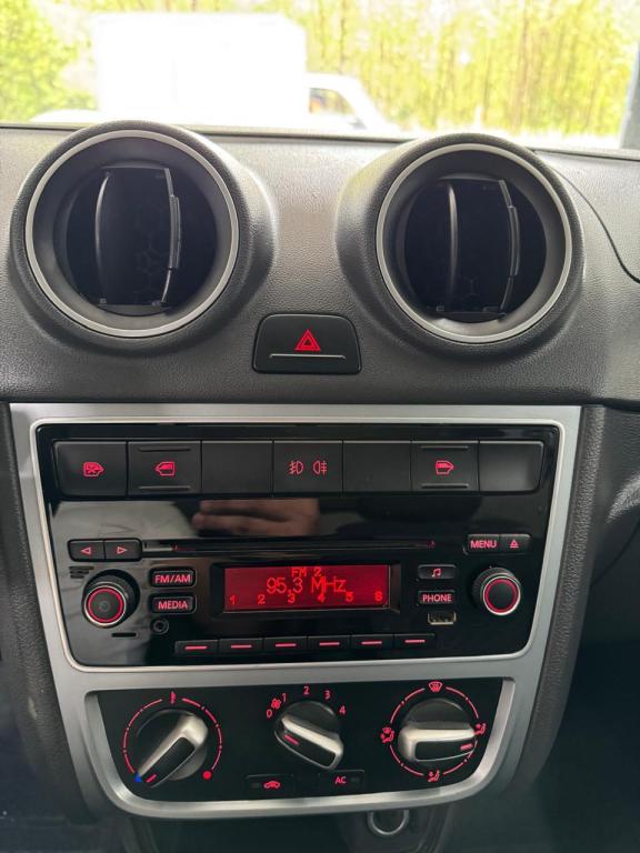 VOLKSWAGEN Gol - Foto