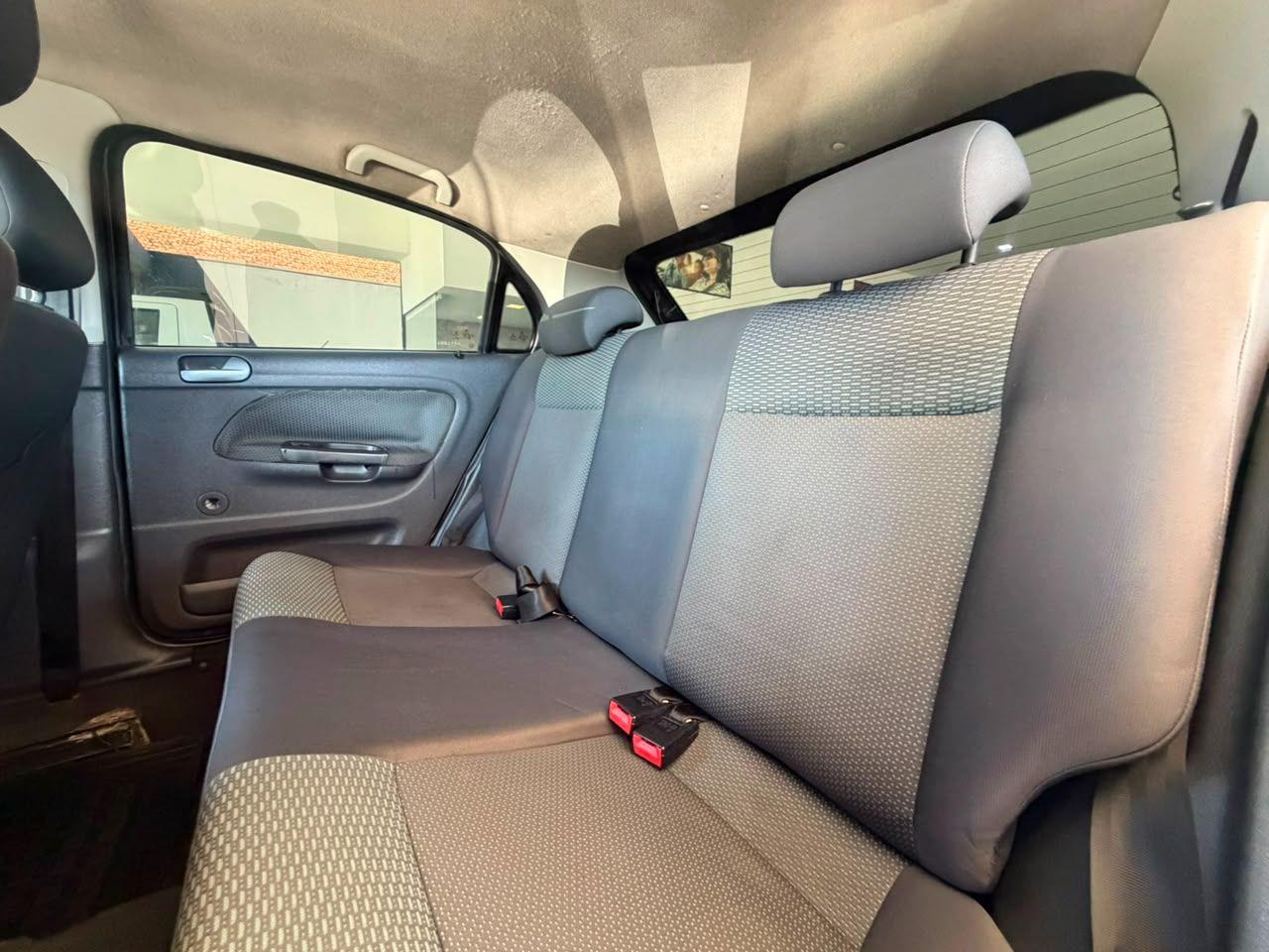 VOLKSWAGEN Gol - Foto