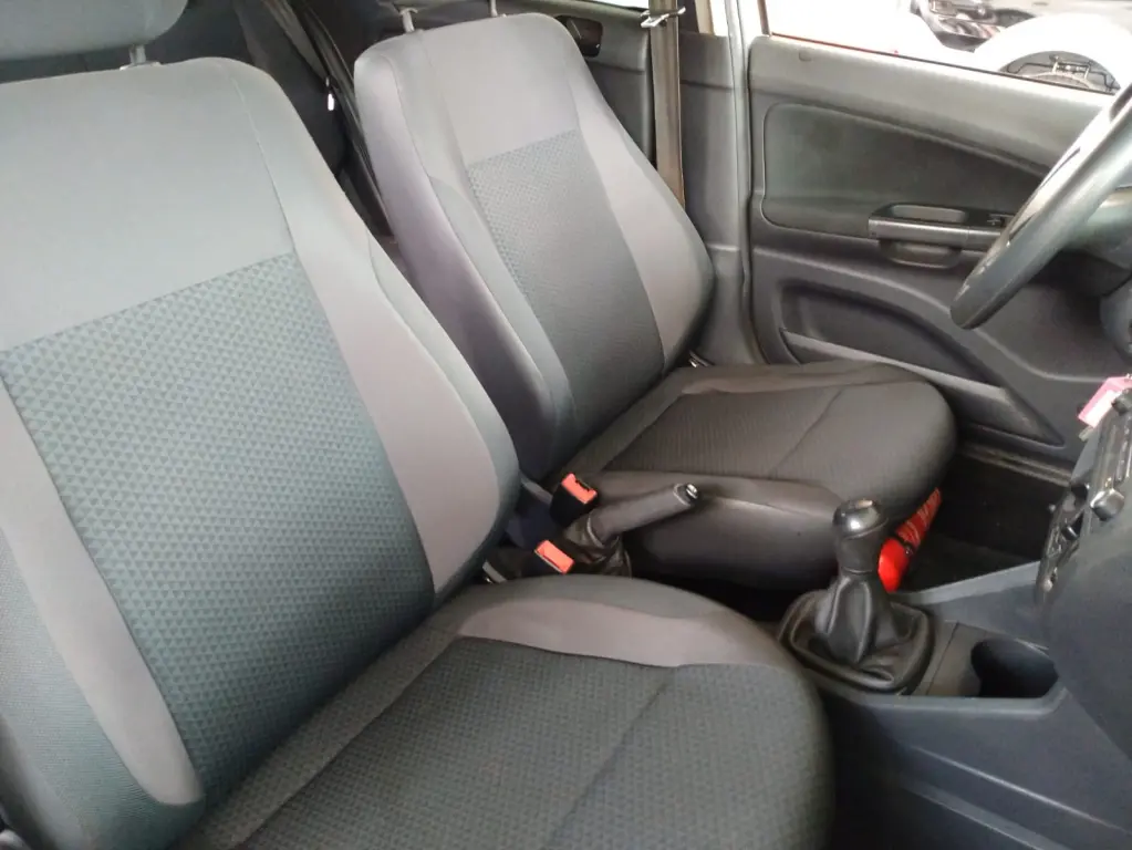 VOLKSWAGEN Gol - Foto