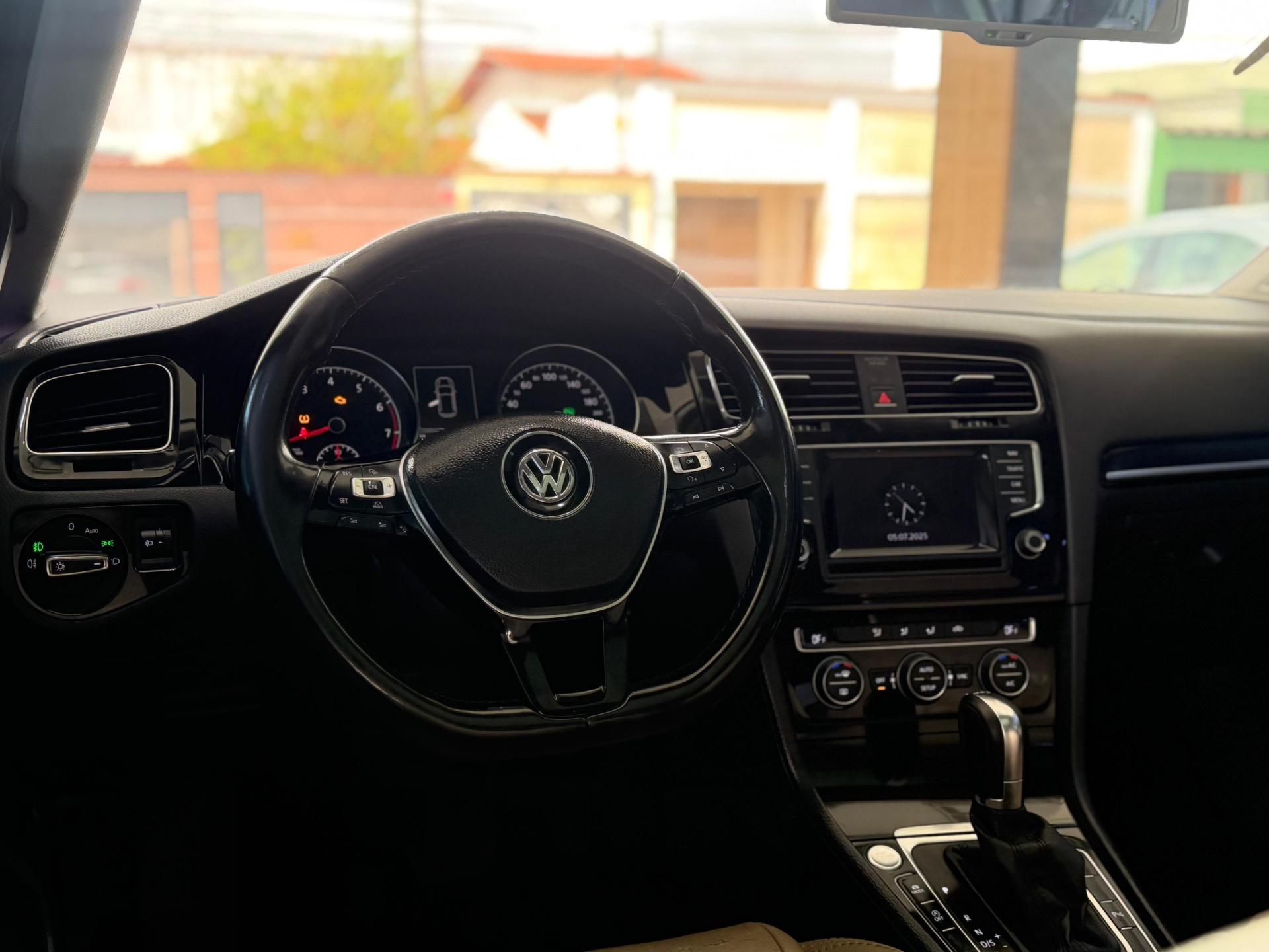 VOLKSWAGEN Golf - Foto