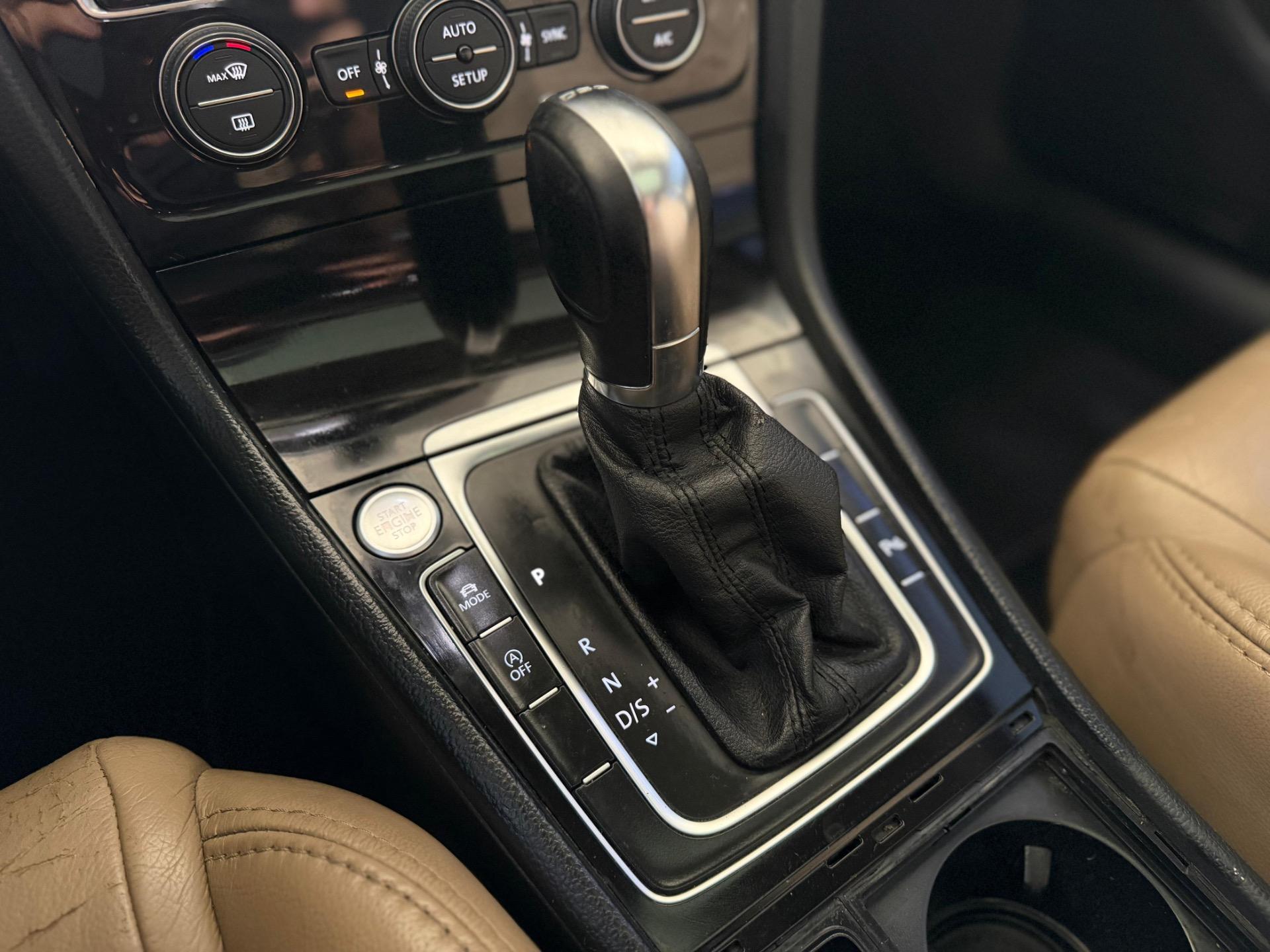 VOLKSWAGEN Golf - Foto