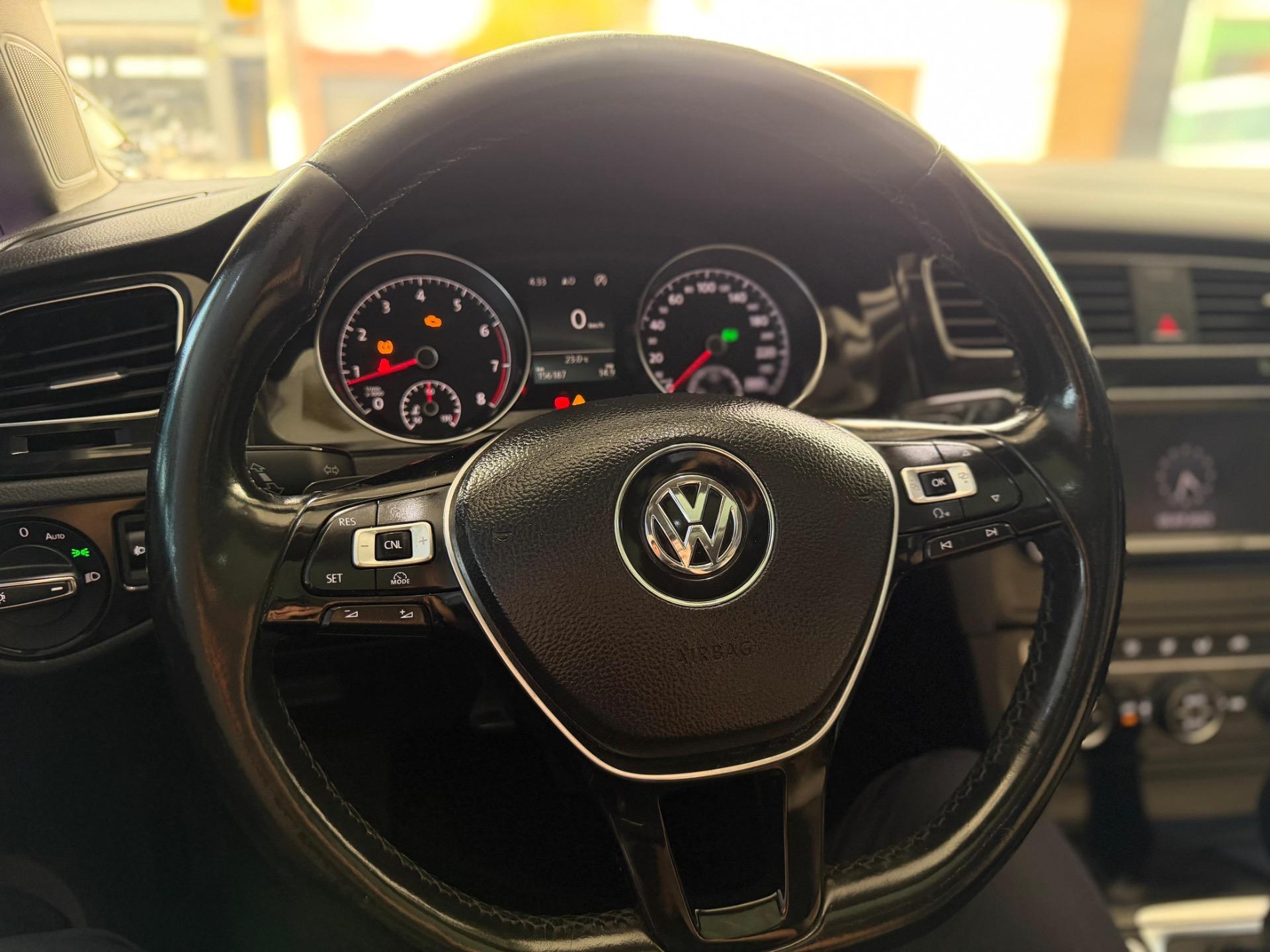 VOLKSWAGEN Golf - Foto