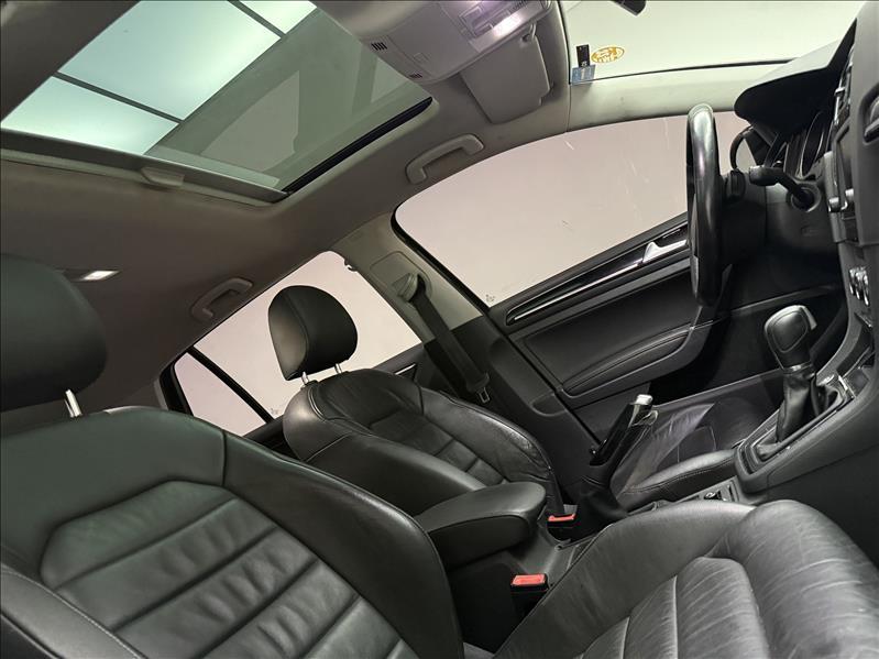 VOLKSWAGEN Golf - Foto