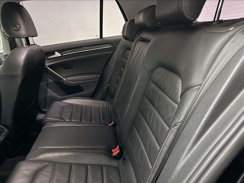 VOLKSWAGEN Golf - Foto