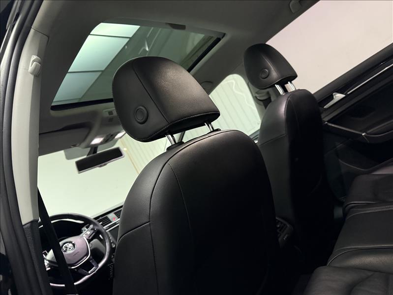 VOLKSWAGEN Golf - Foto